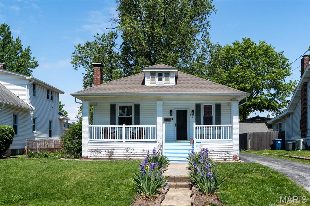 823 Douglas Street