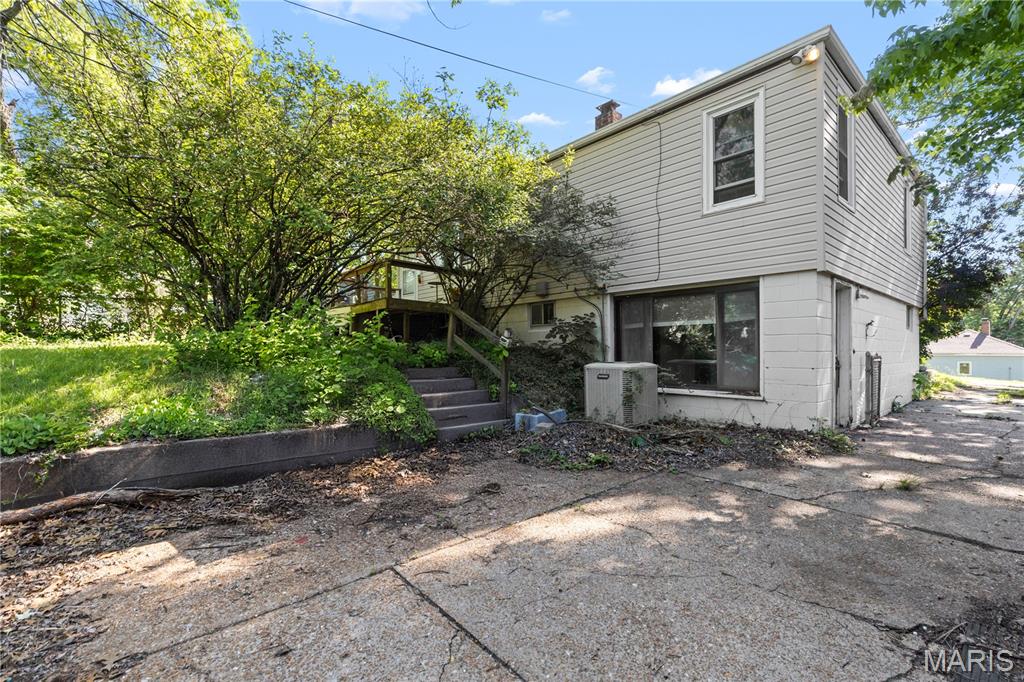 437 Warfield Avenue