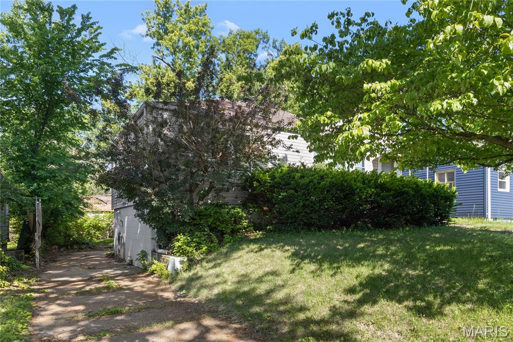 437 Warfield Avenue