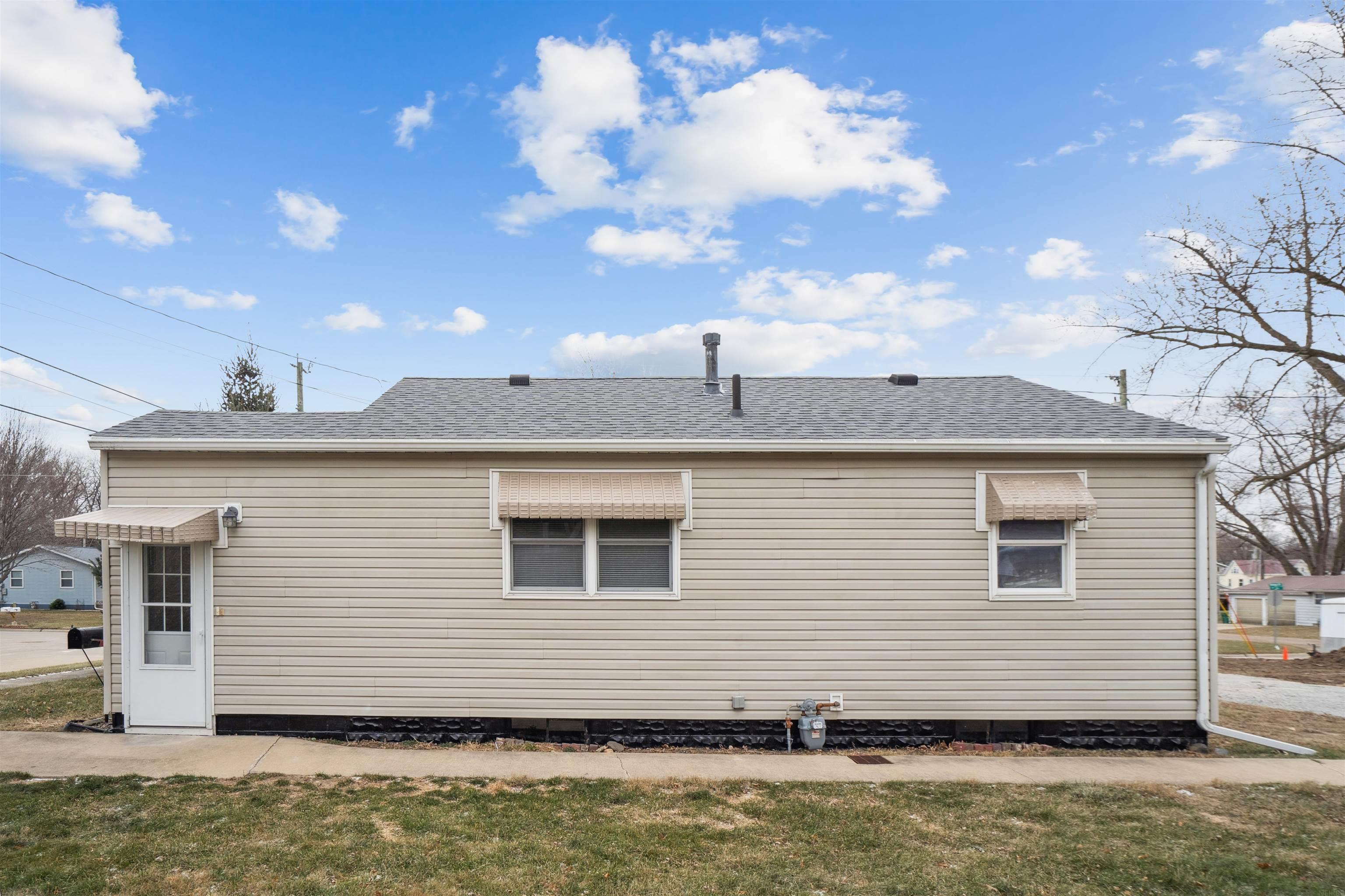 317 9th Ave NE
