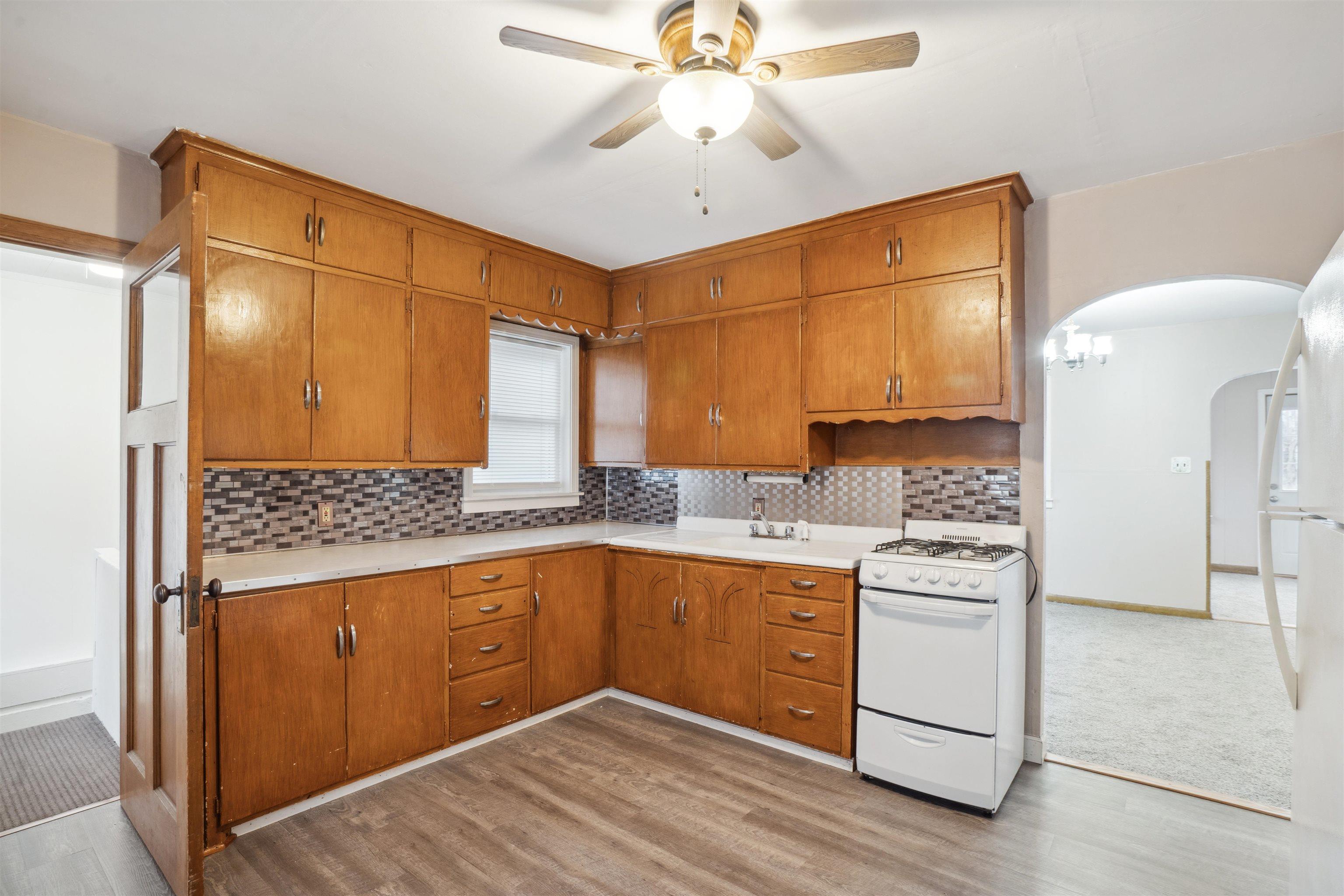 317 9th Ave NE