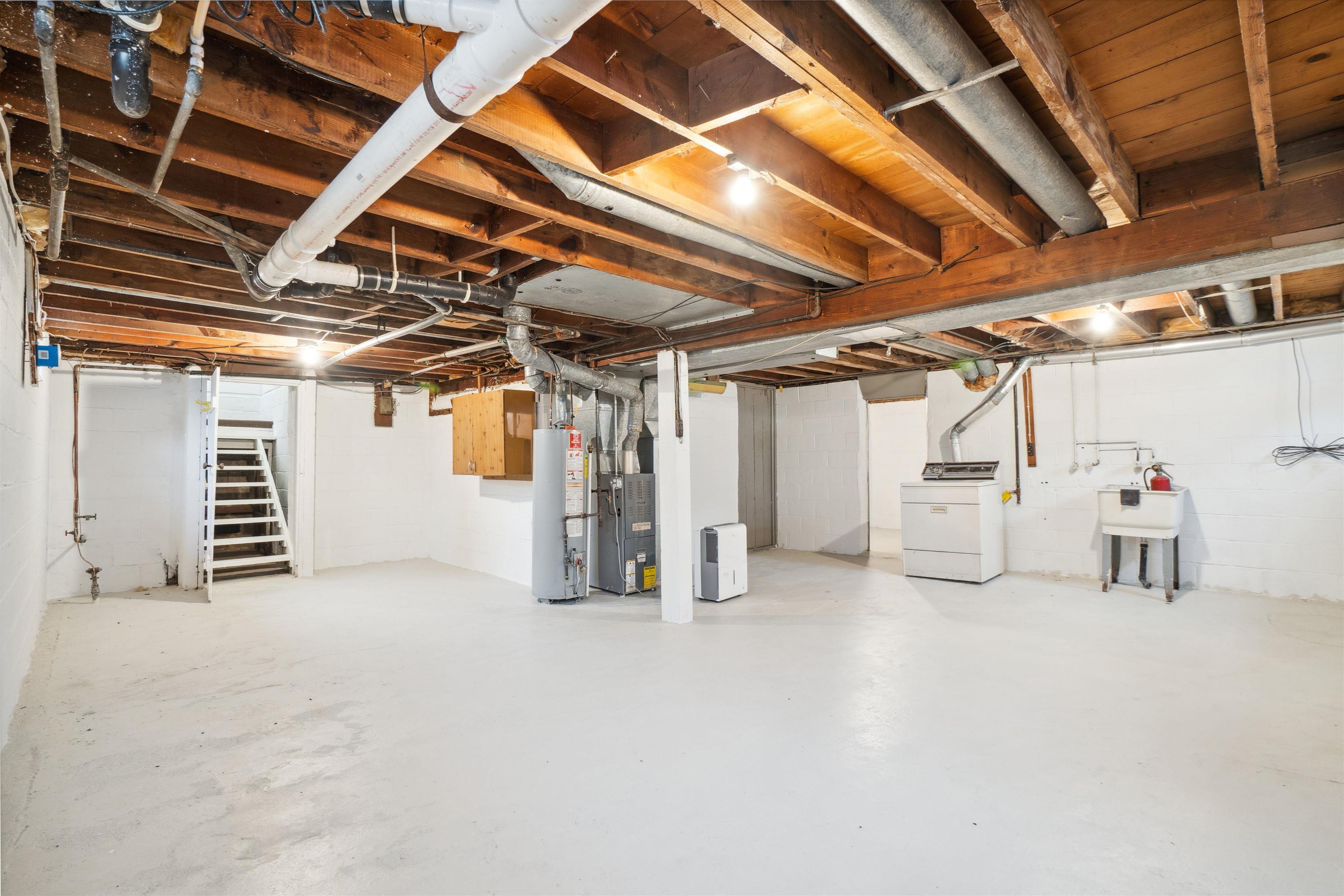 317 9th Ave NE