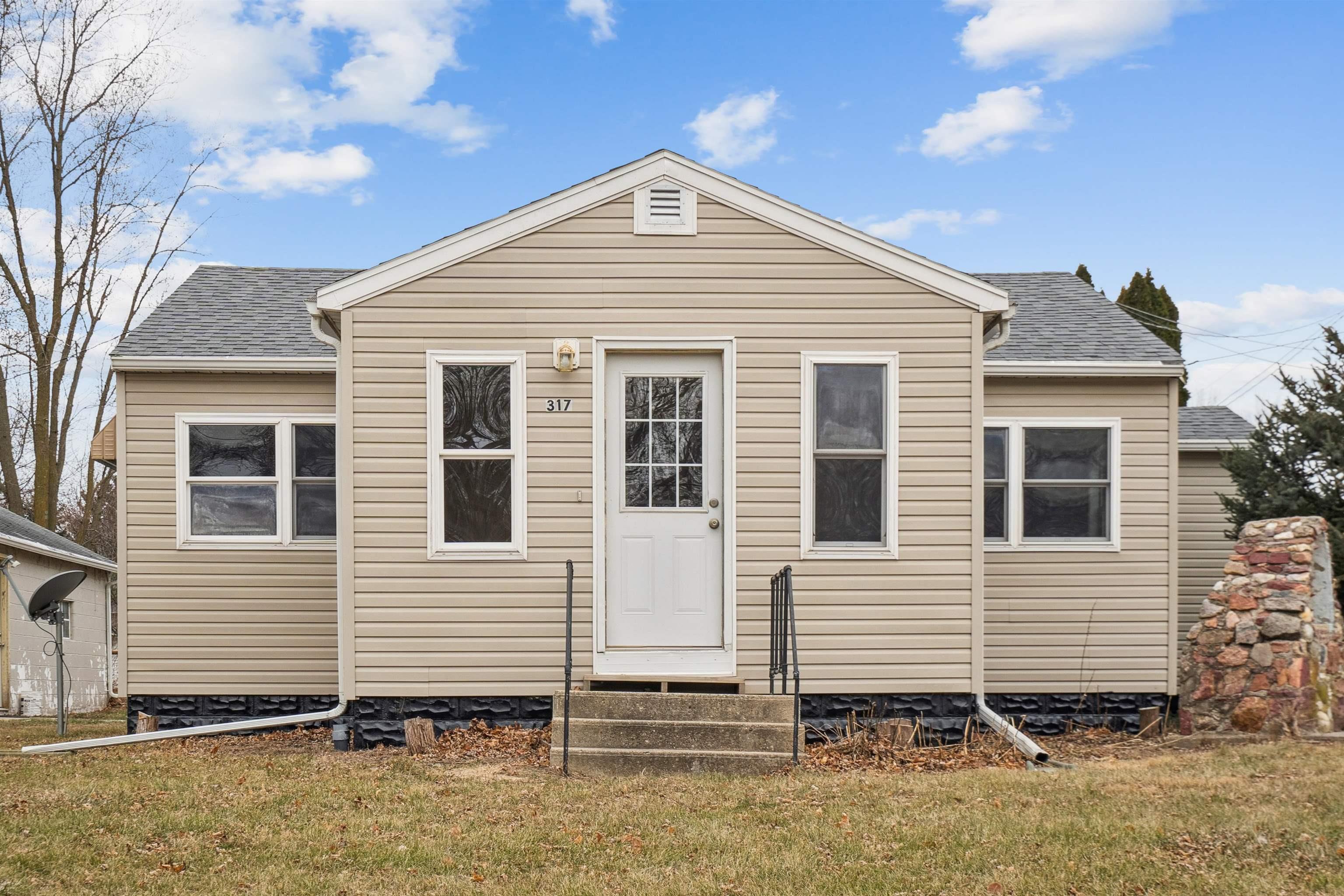317 9th Ave NE
