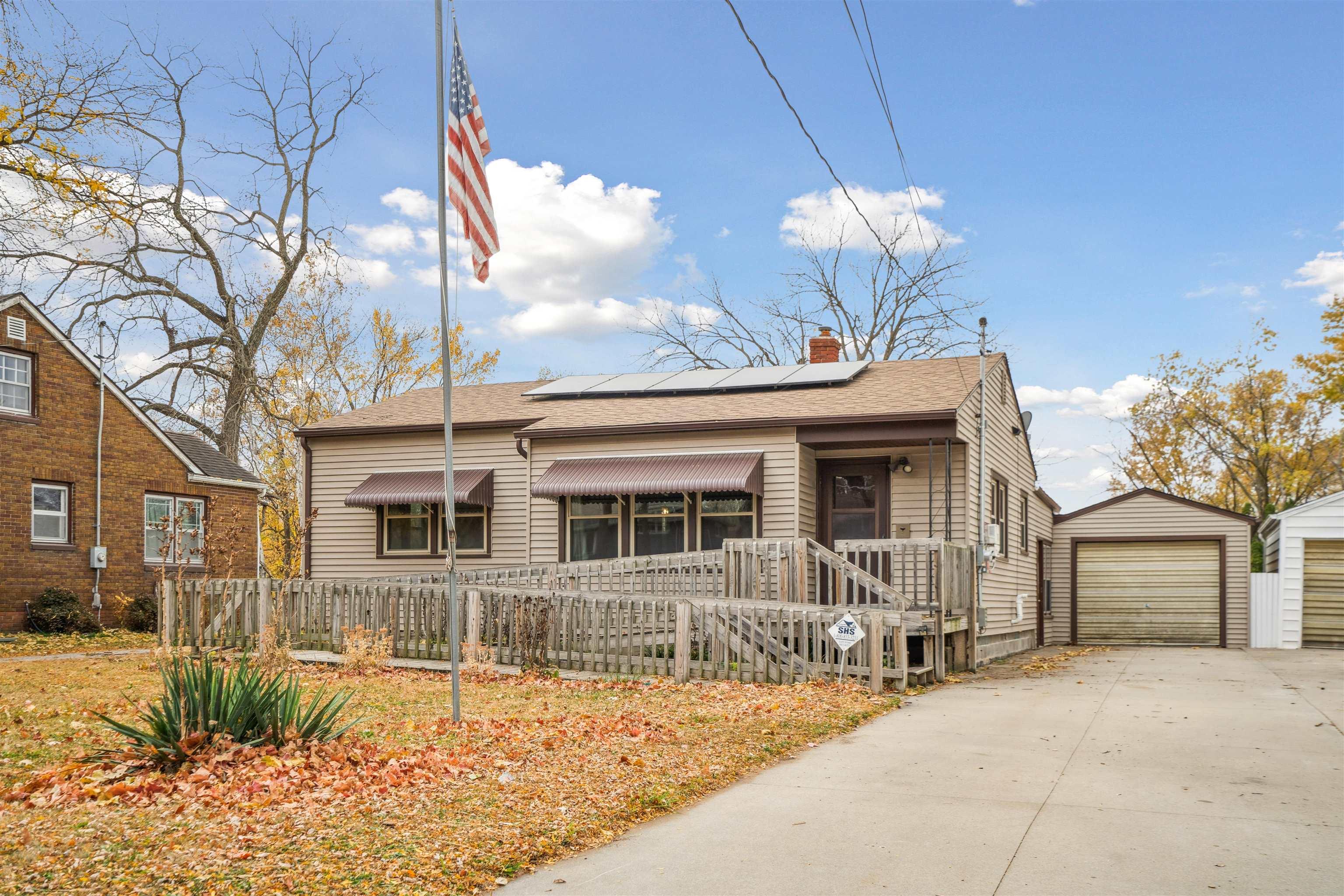 122 S Hackett Road