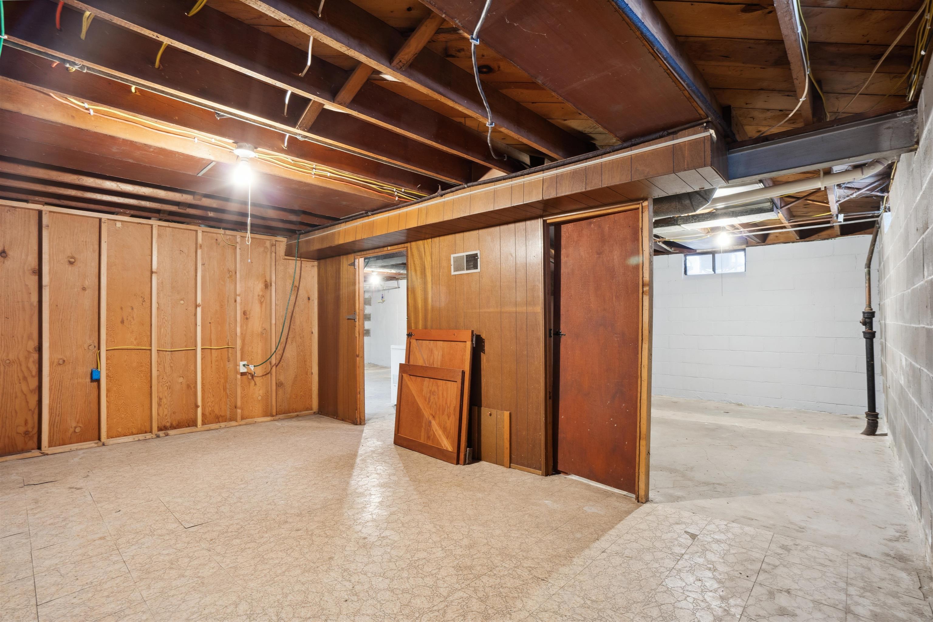 122 S Hackett Road