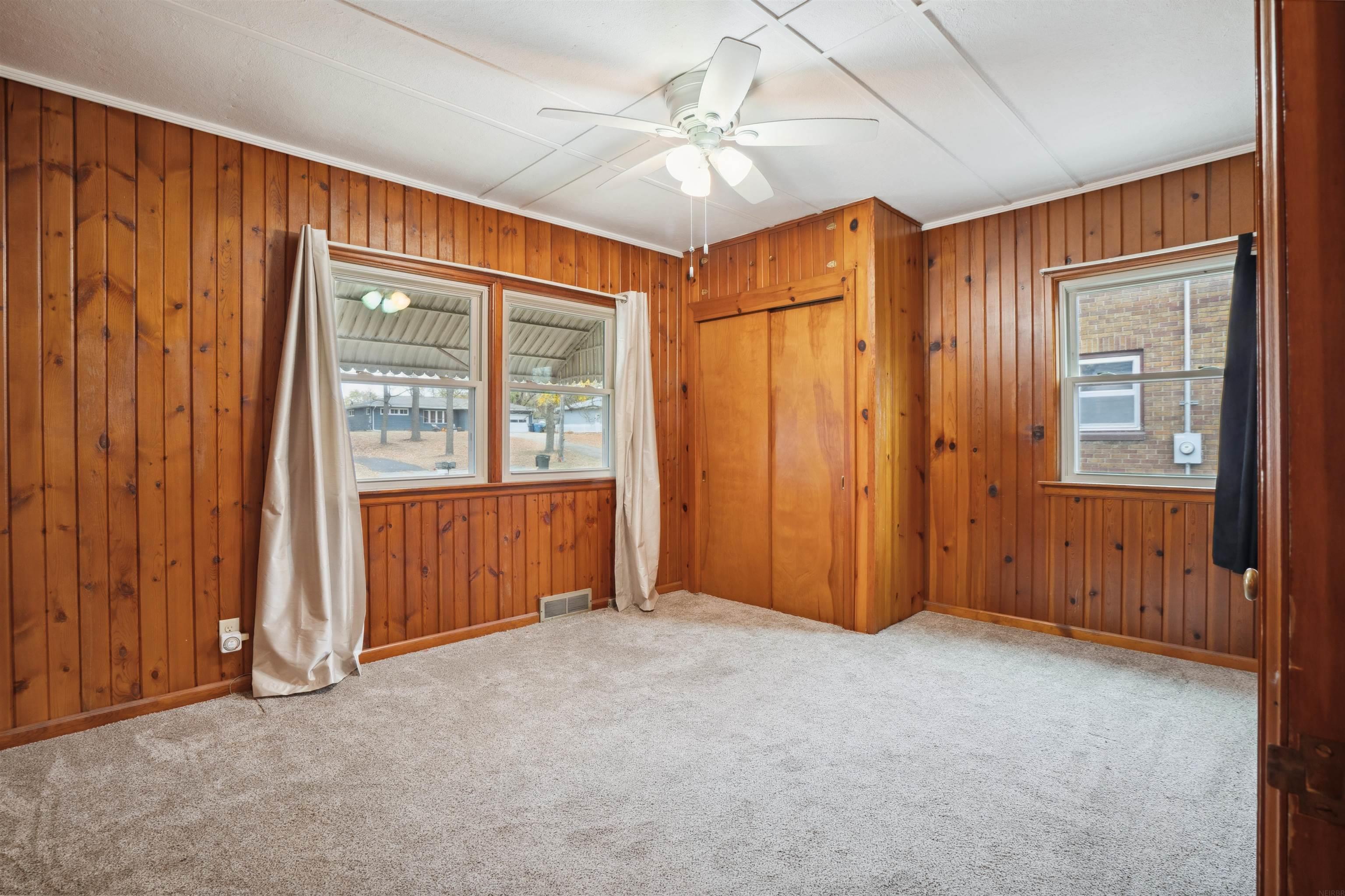 122 S Hackett Road