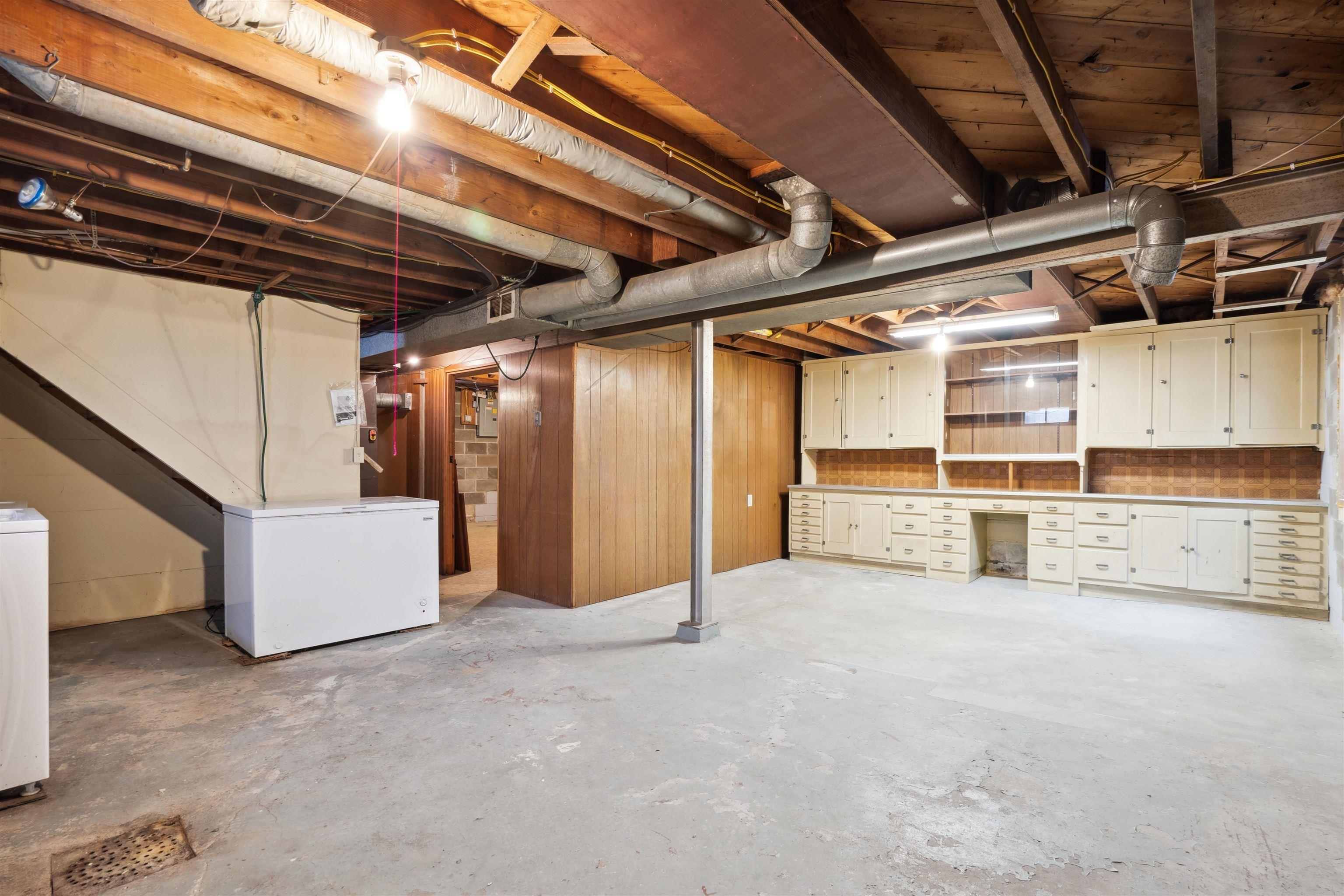 122 S Hackett Road