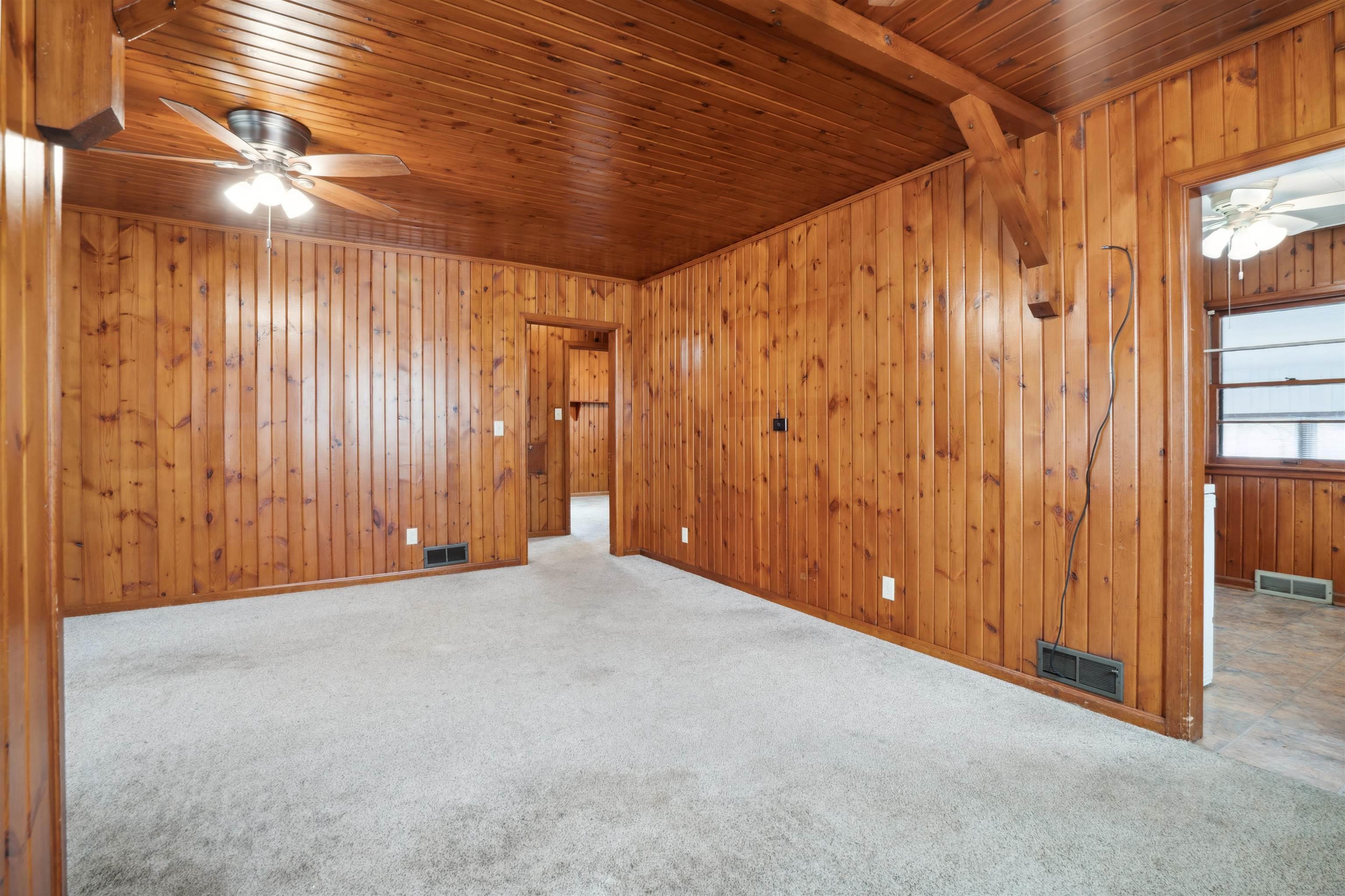 122 S Hackett Road