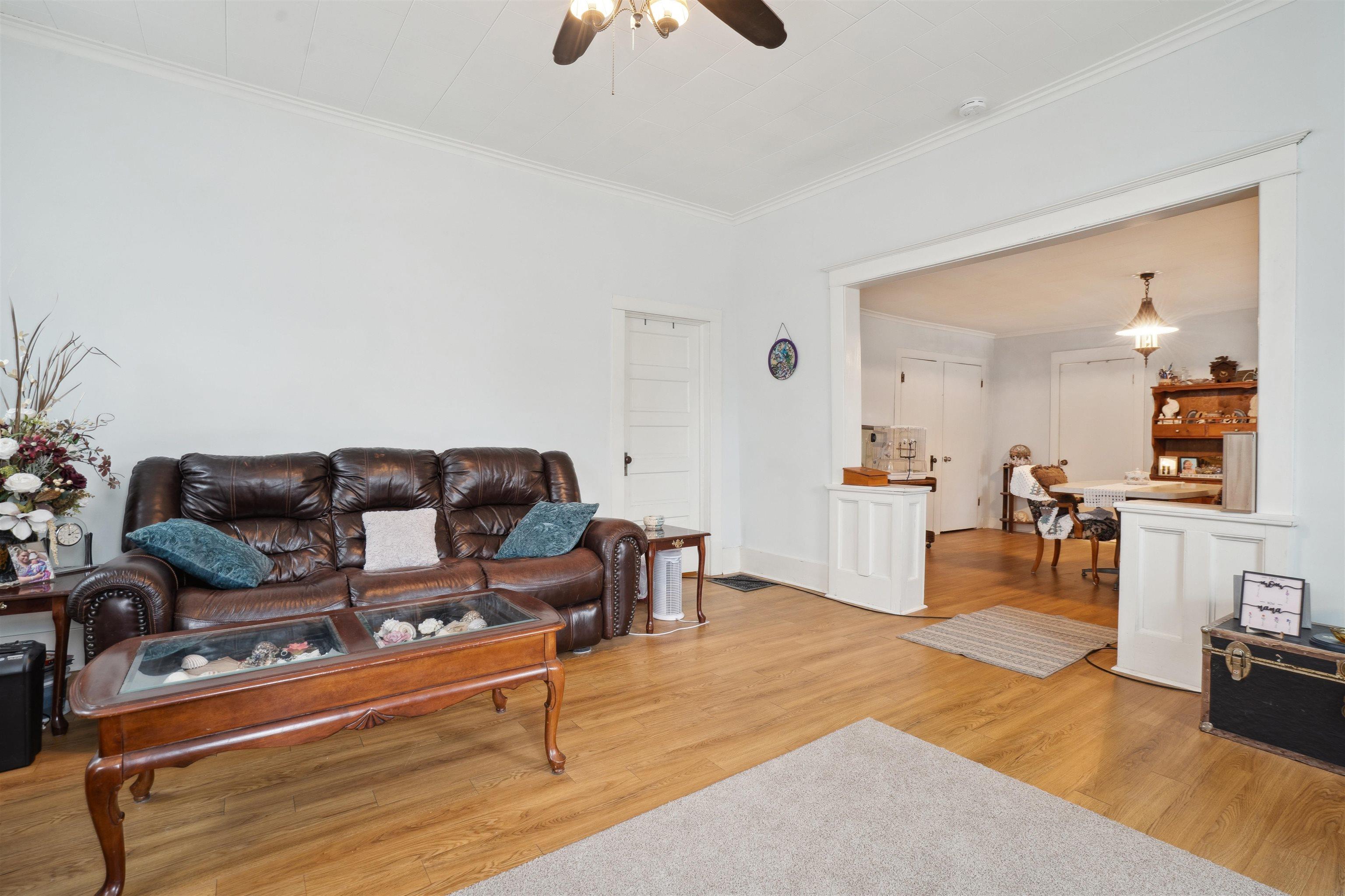 206 NE 4th Street
