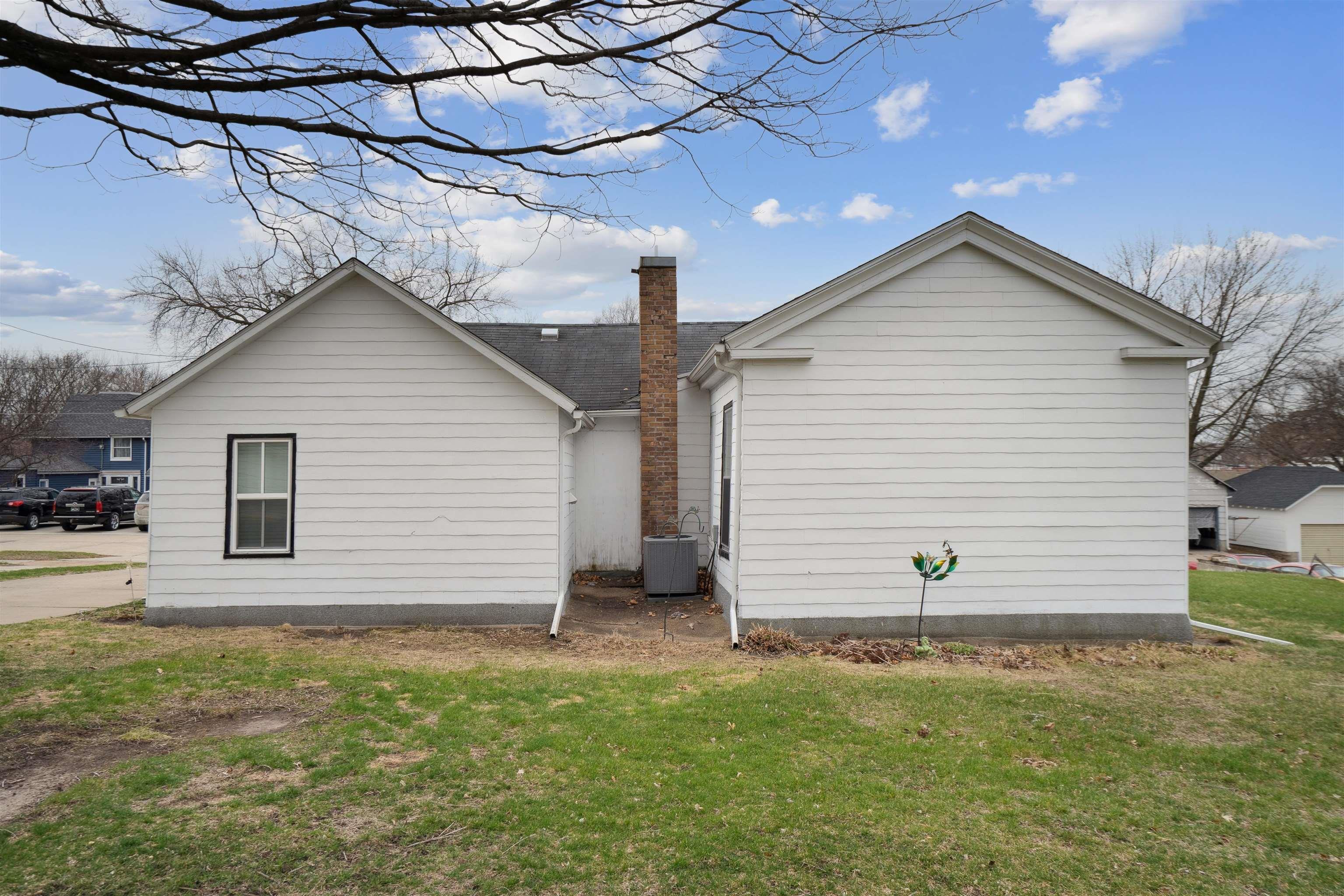 206 NE 4th Street