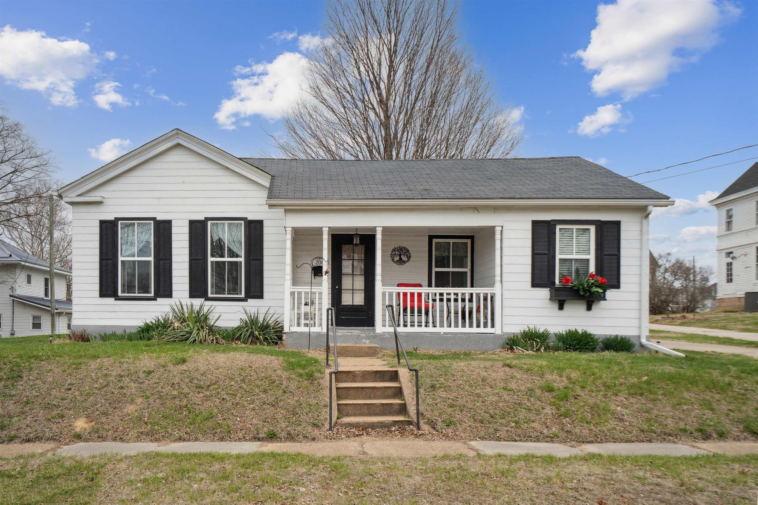 206 NE 4th Street