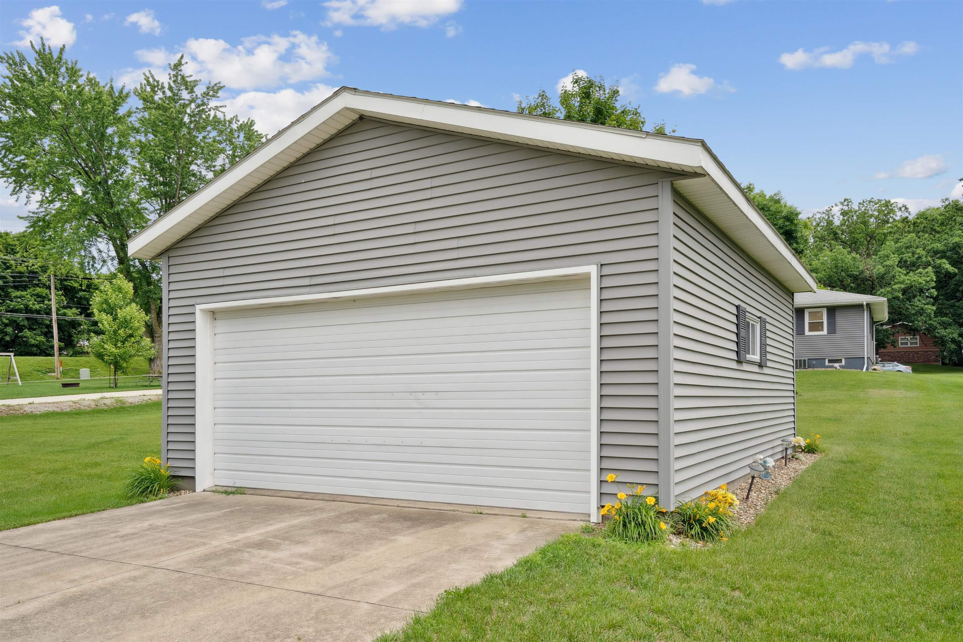111 SE Terrace Drive