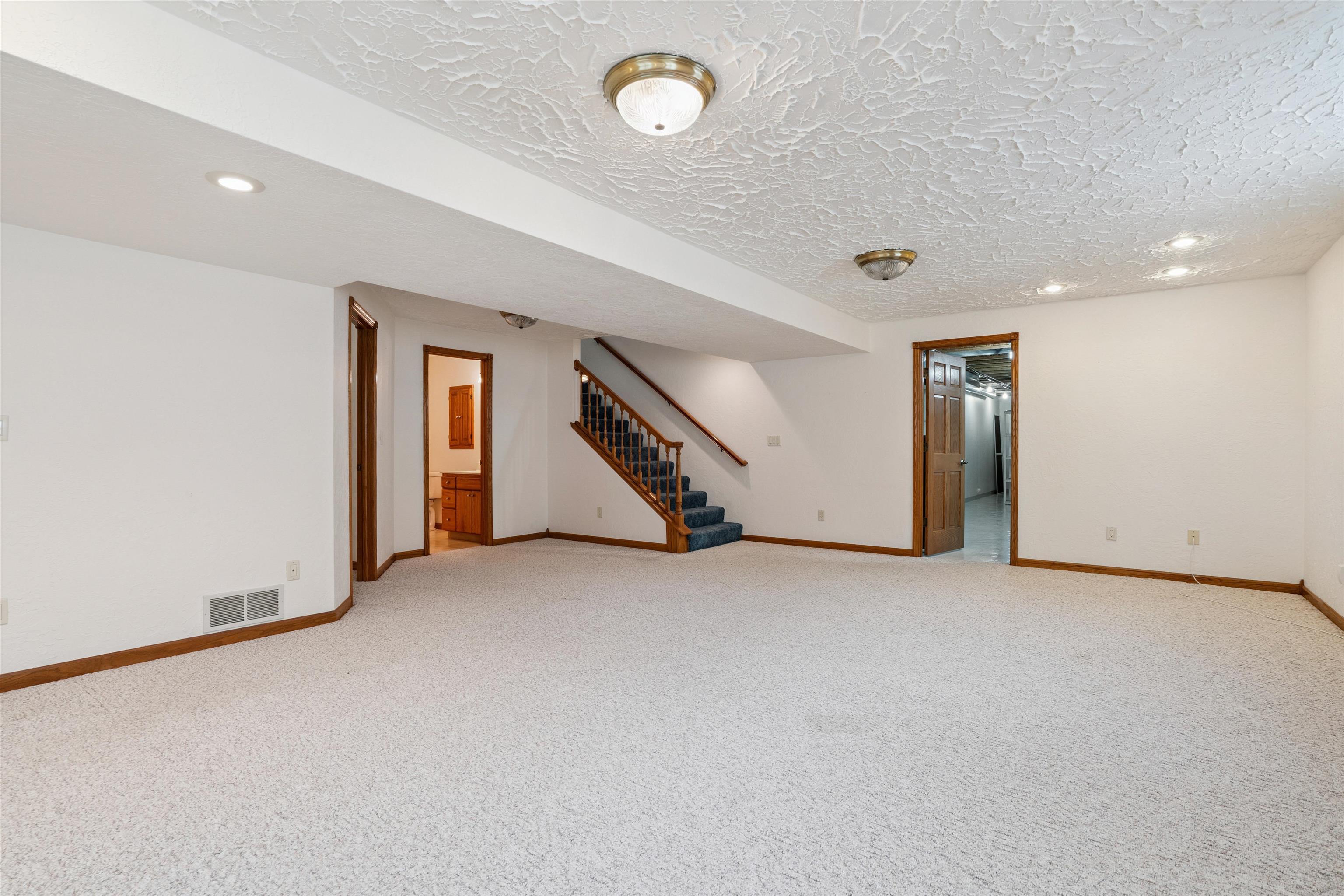 1101 NE 6th Street