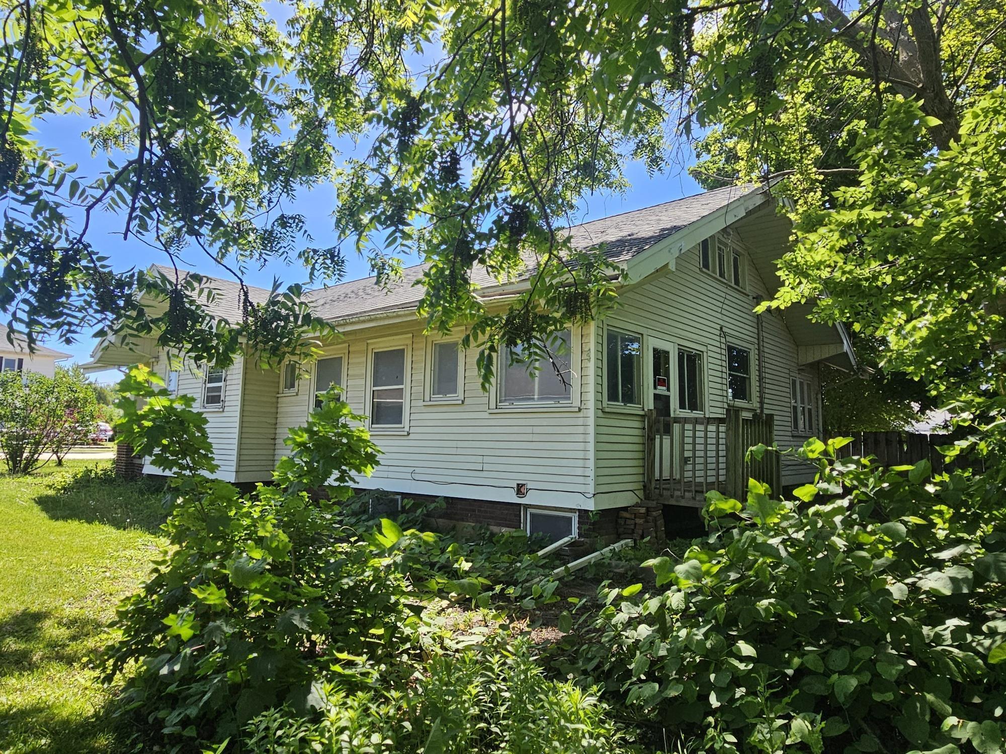 111 5th Ave NE