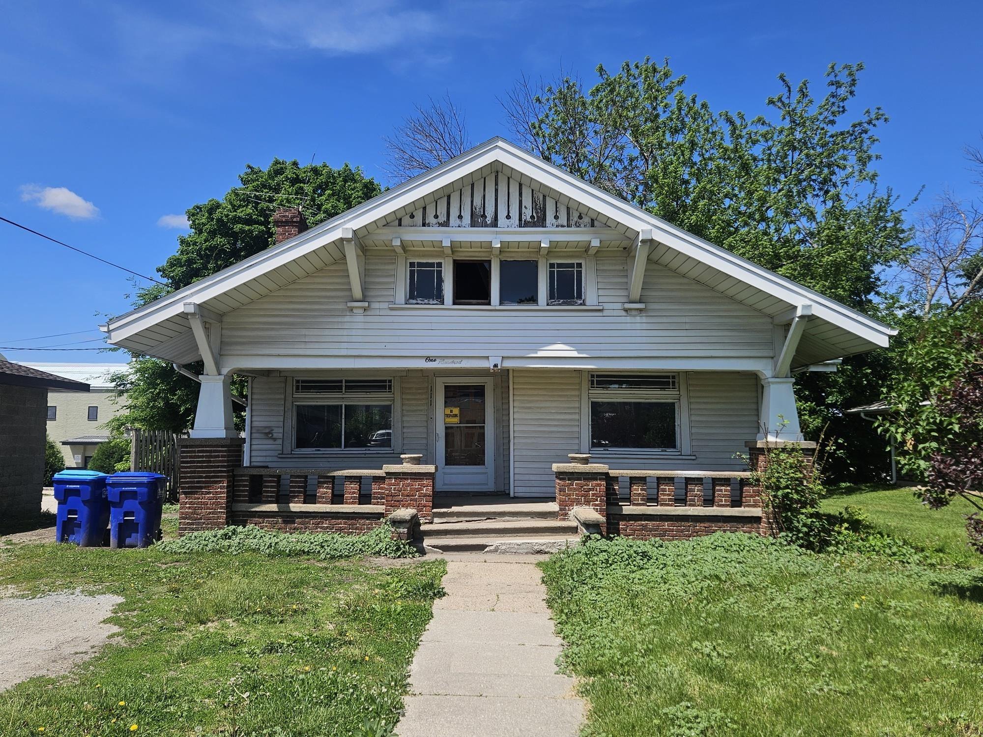 111 5th Ave NE