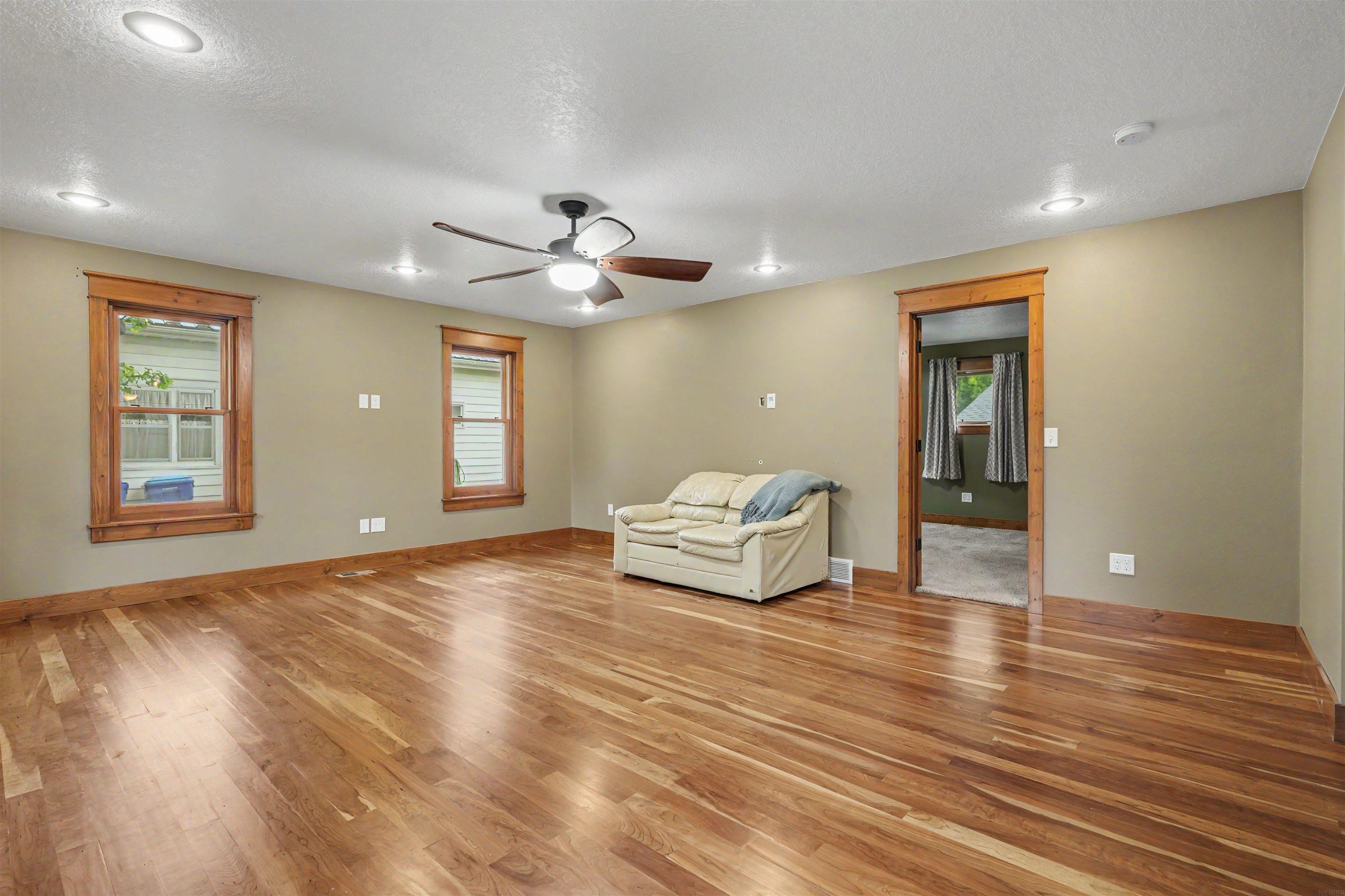 604 SW 8Th Street
