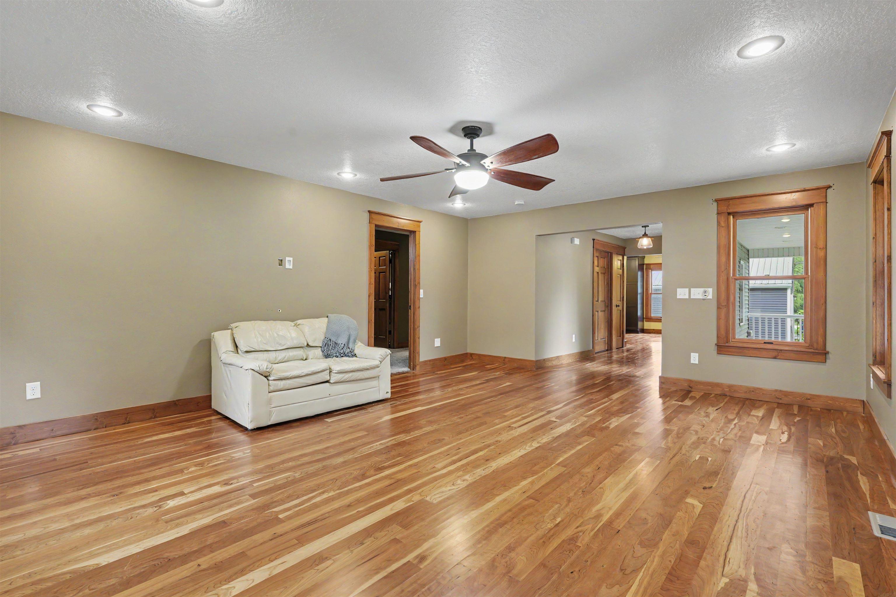 604 SW 8Th Street