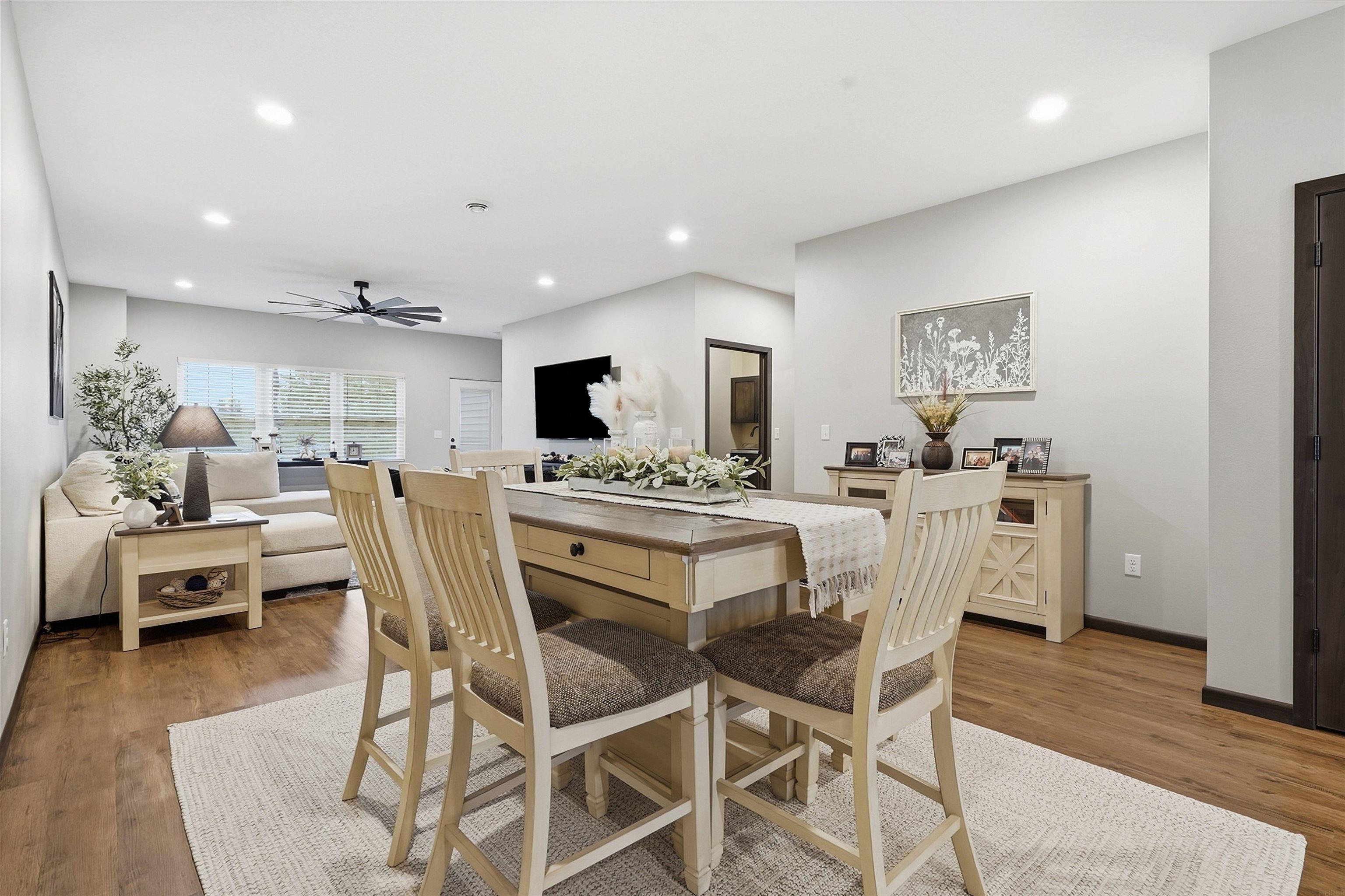 2086 Three Elms Park Road Unit: 9