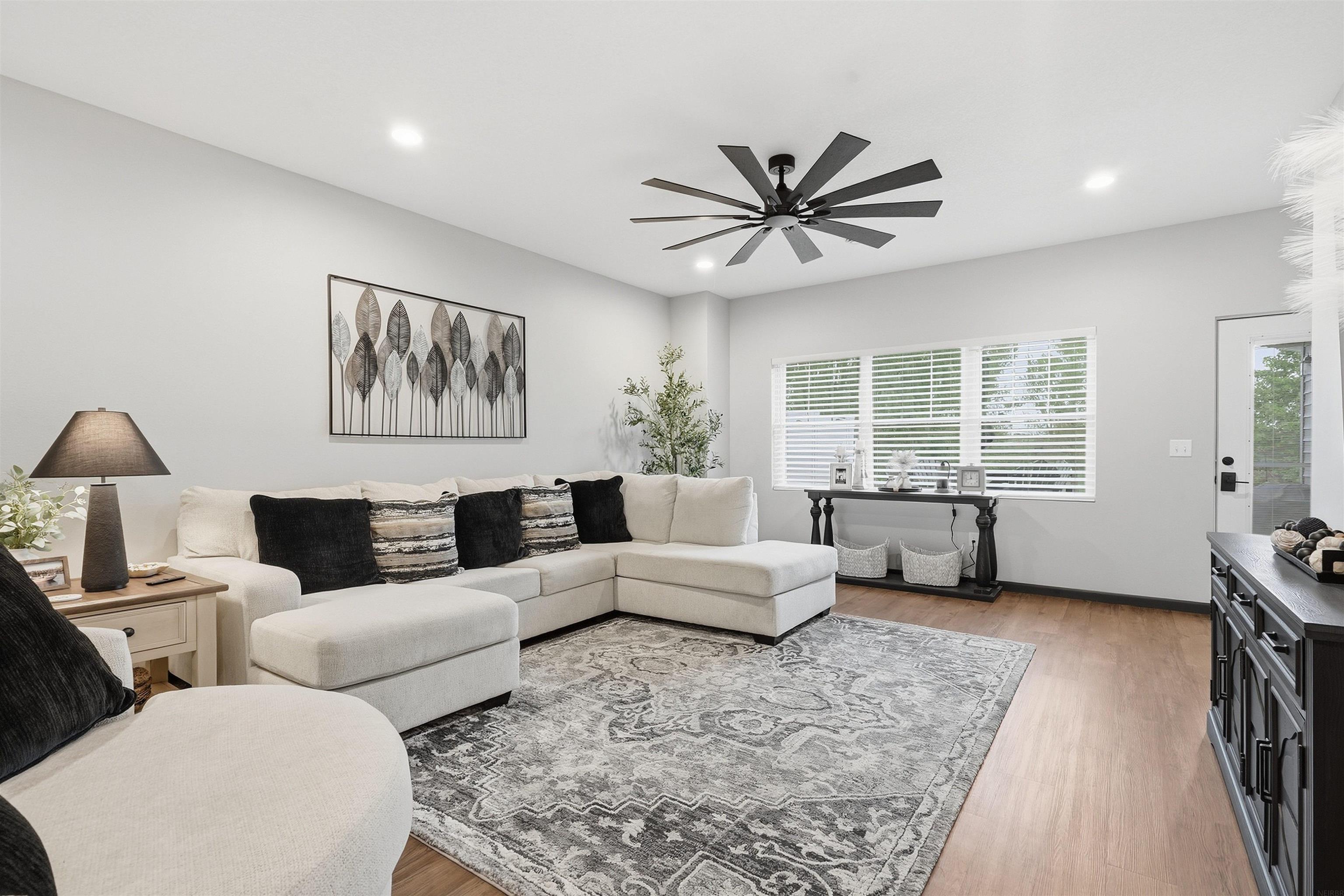 2086 Three Elms Park Road Unit: 9