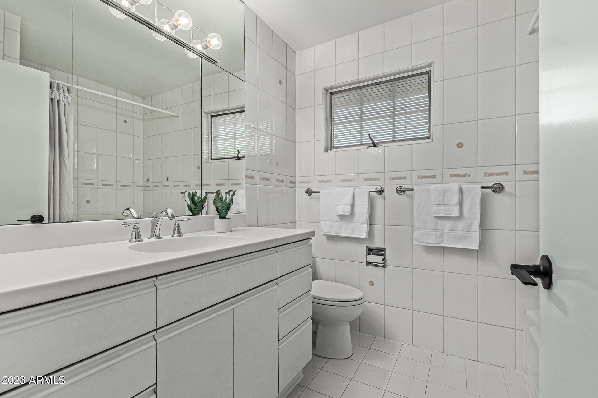 4909 E FLOWER Street