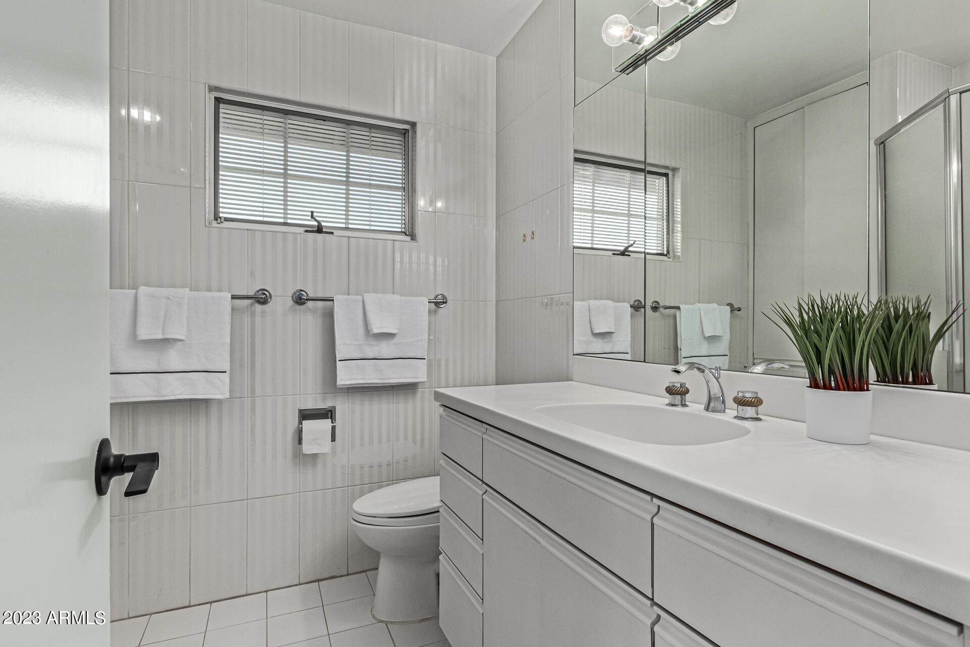 4909 E FLOWER Street