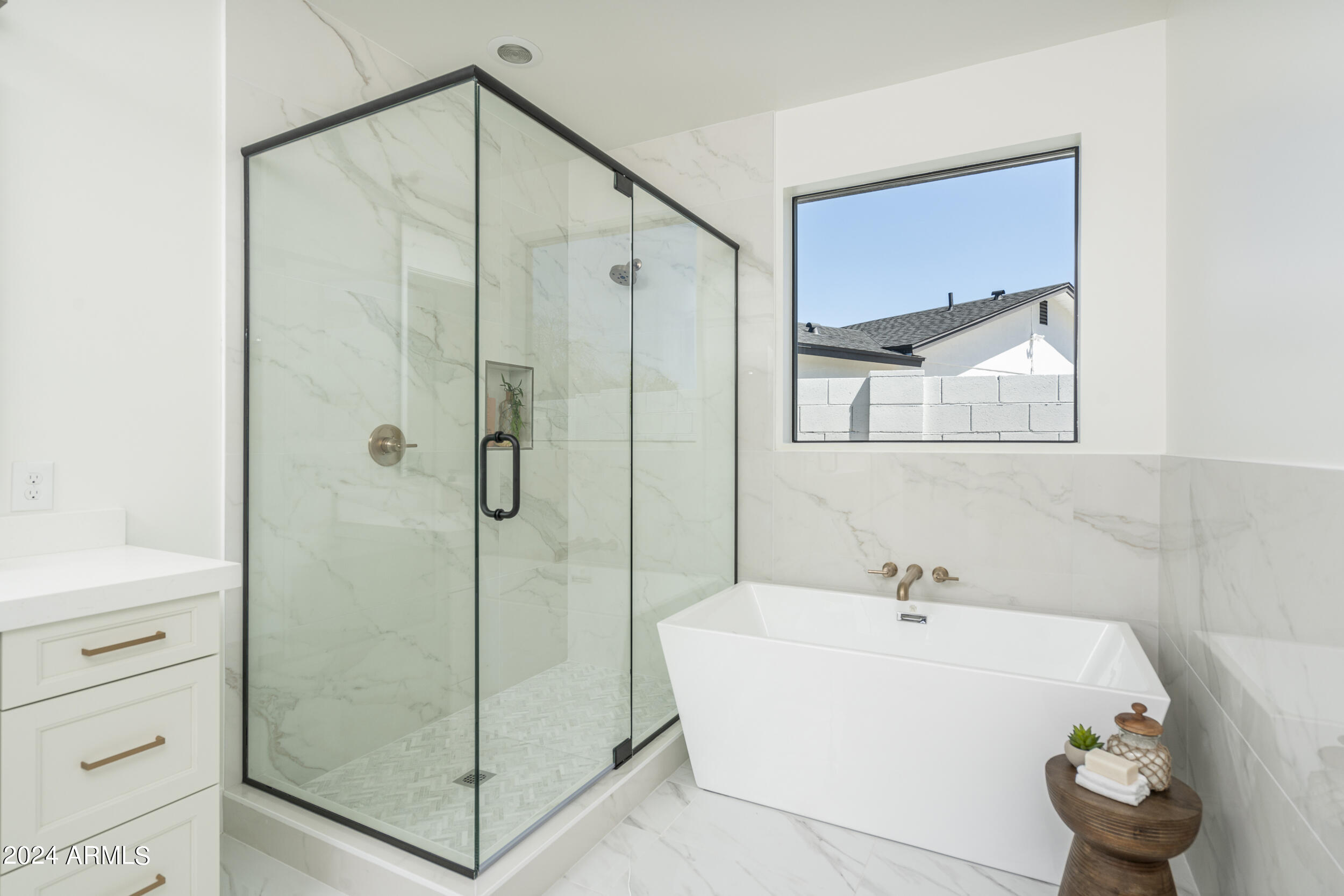 1414 E OREGON Avenue