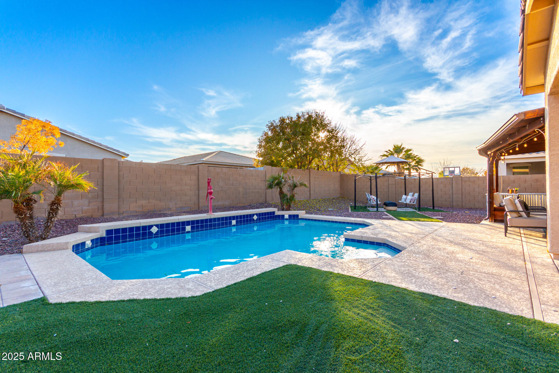 1625 W COOL WATER Way