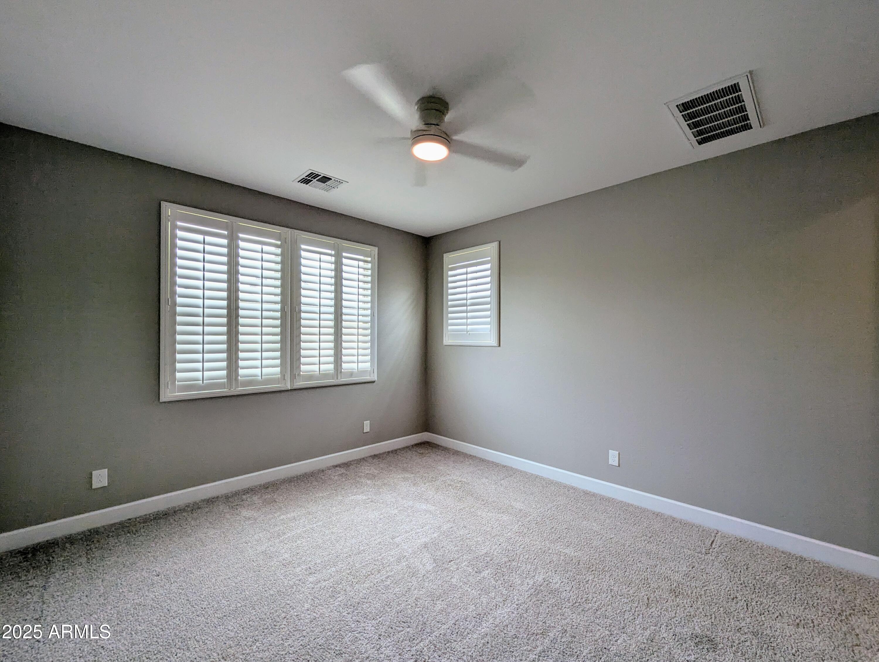 932 W YOSEMITE Drive