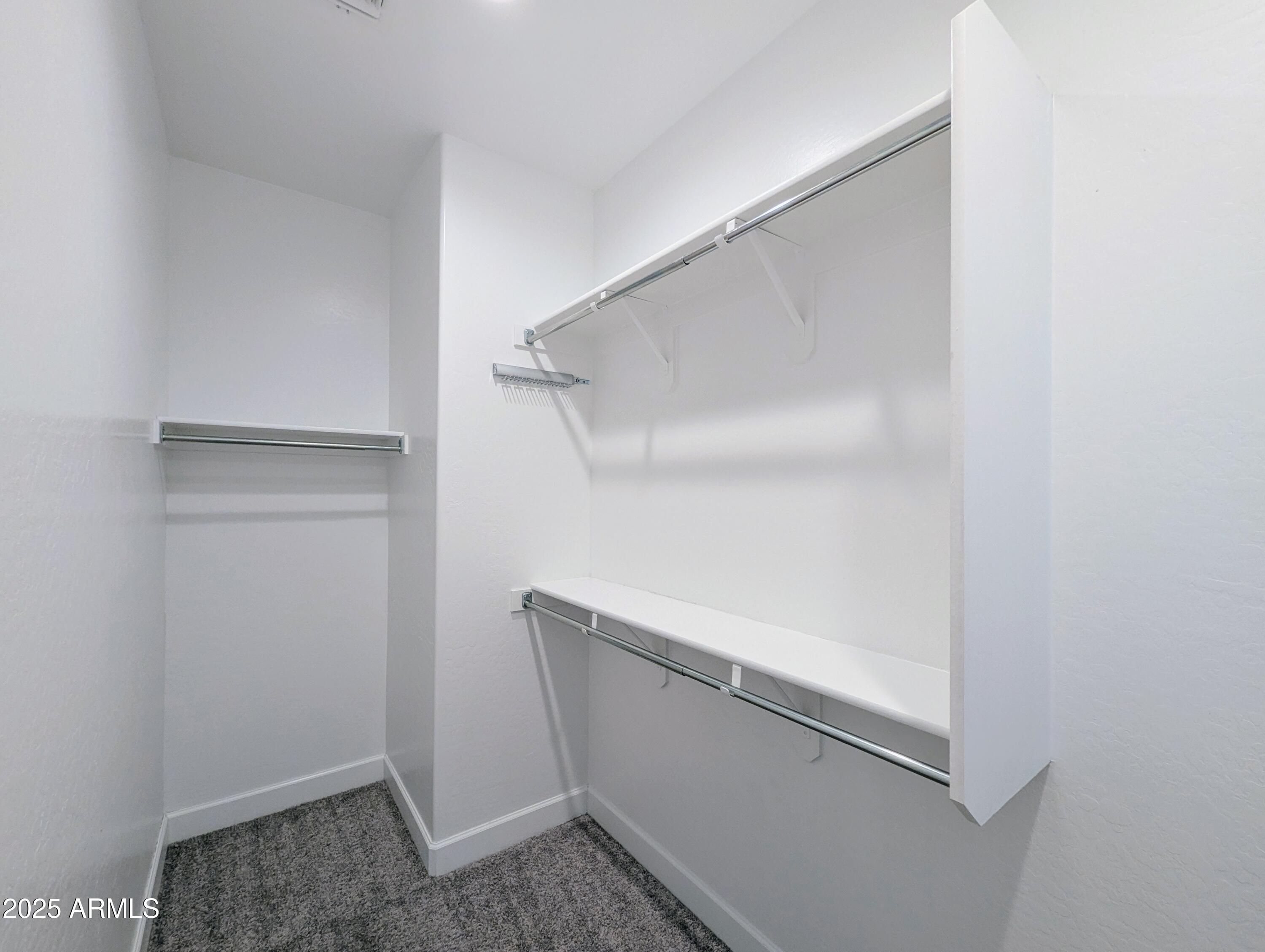 932 W YOSEMITE Drive