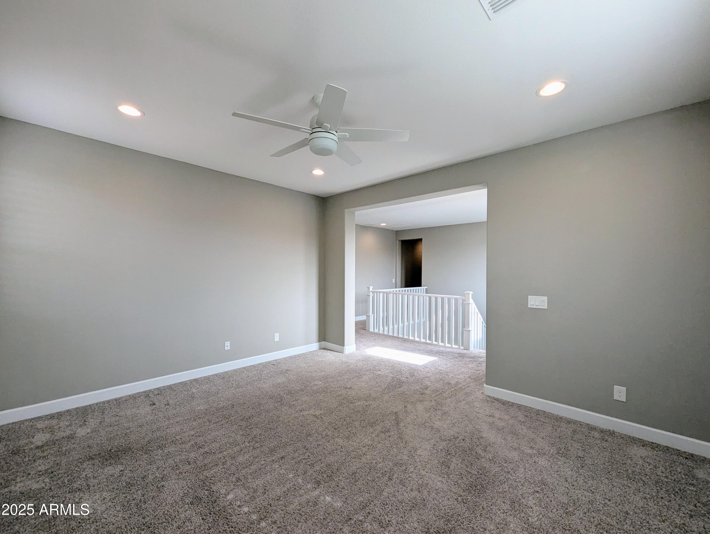 932 W YOSEMITE Drive