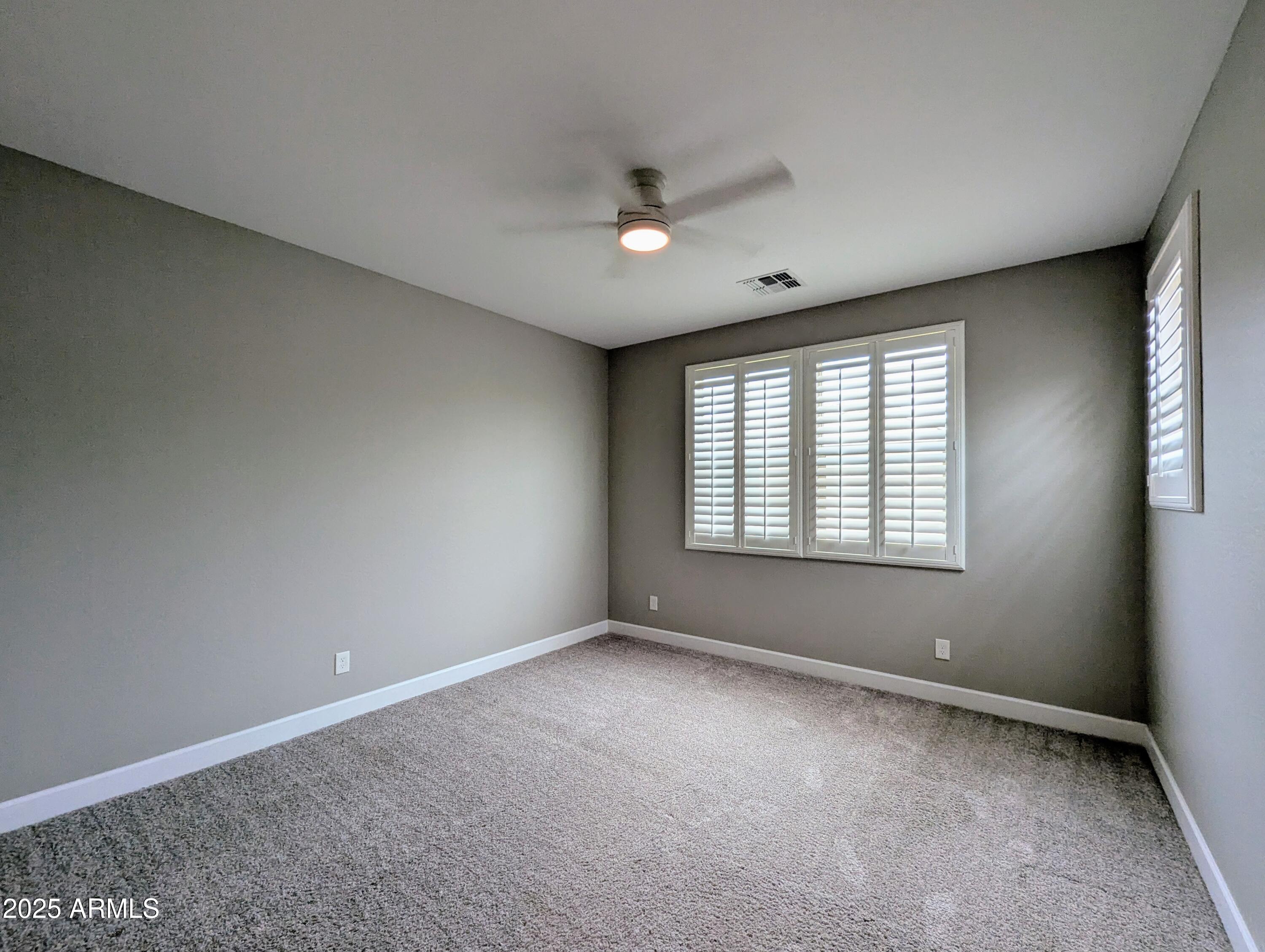 932 W YOSEMITE Drive