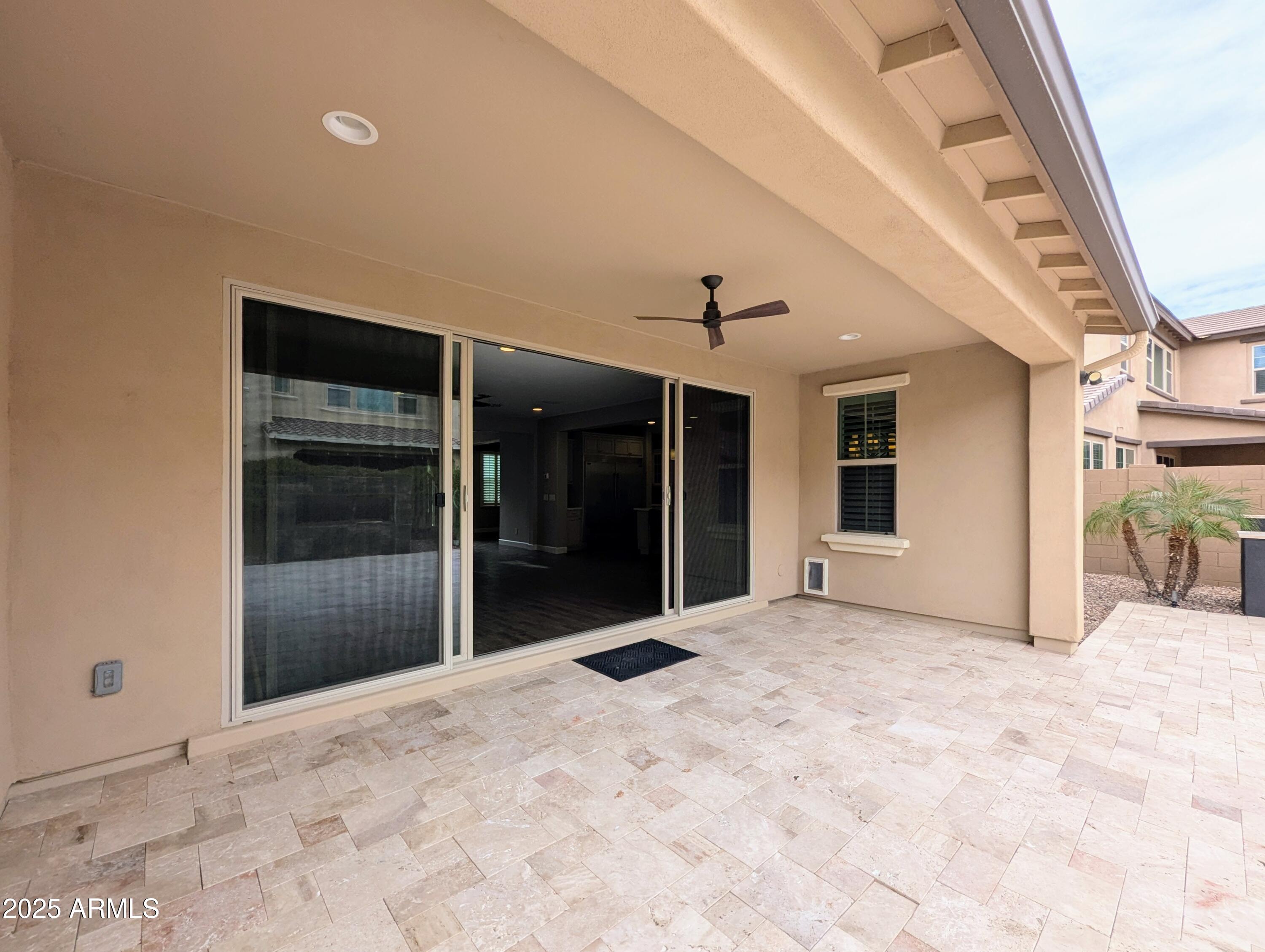 932 W YOSEMITE Drive