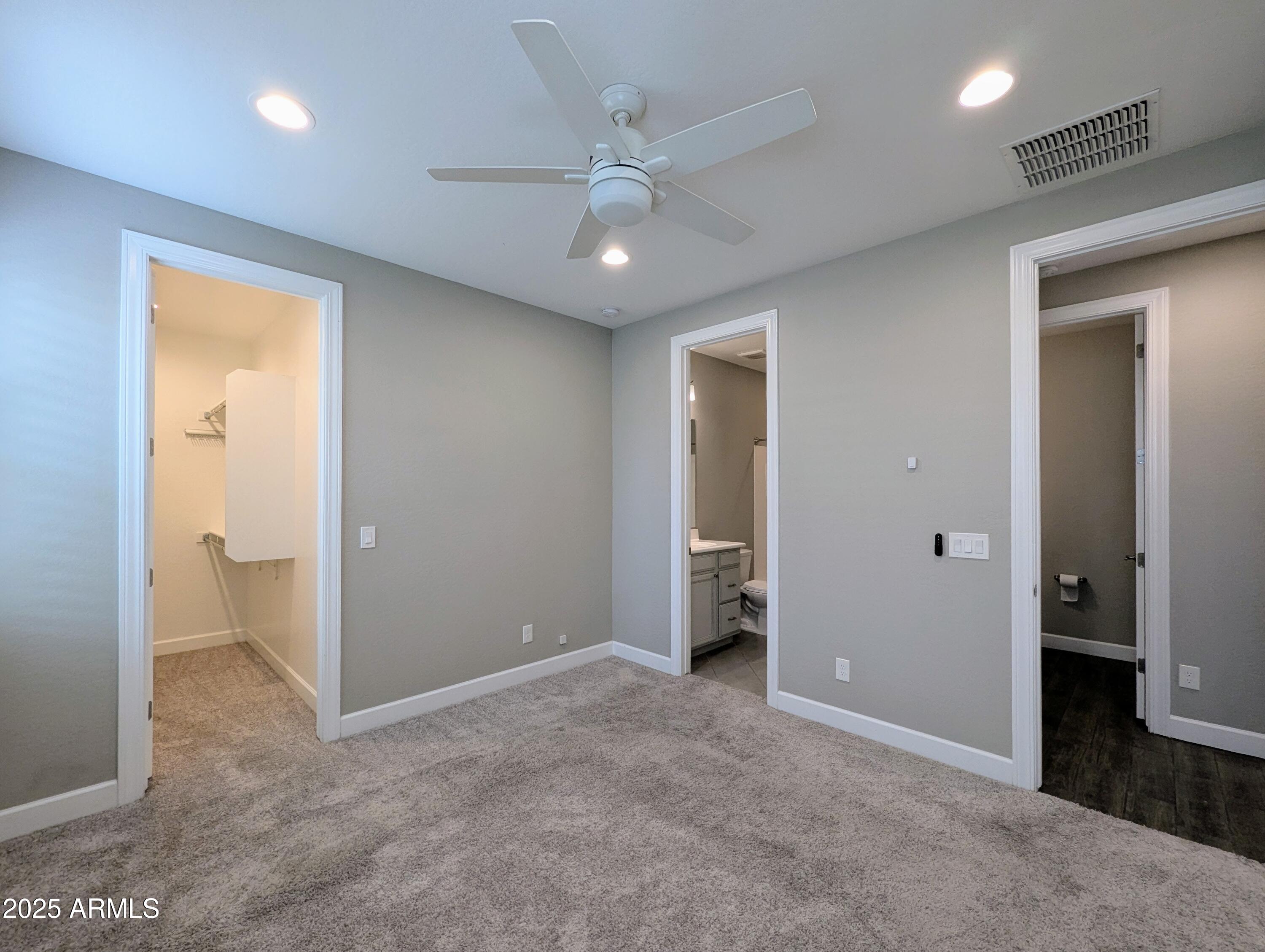 932 W YOSEMITE Drive