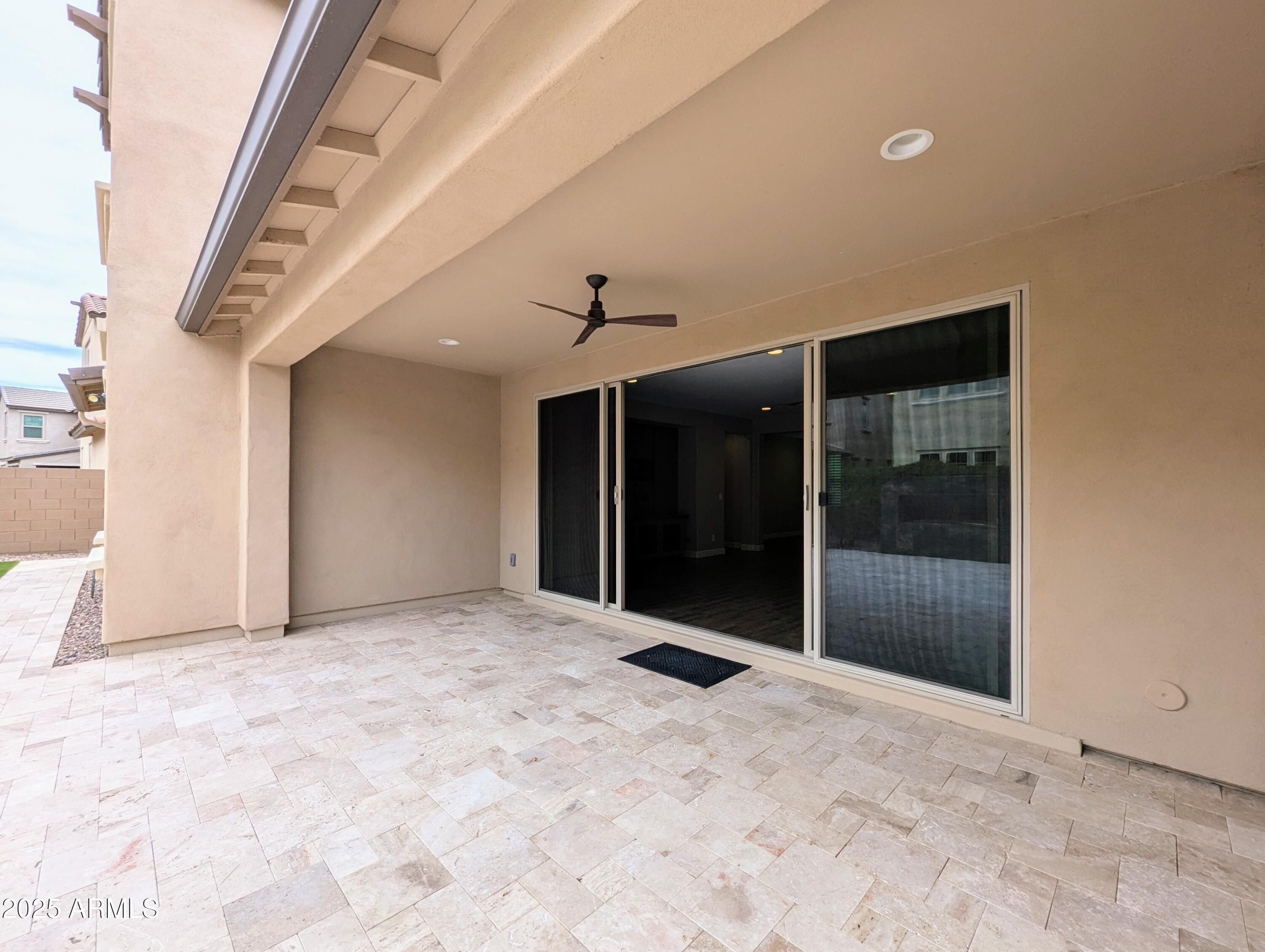 932 W YOSEMITE Drive