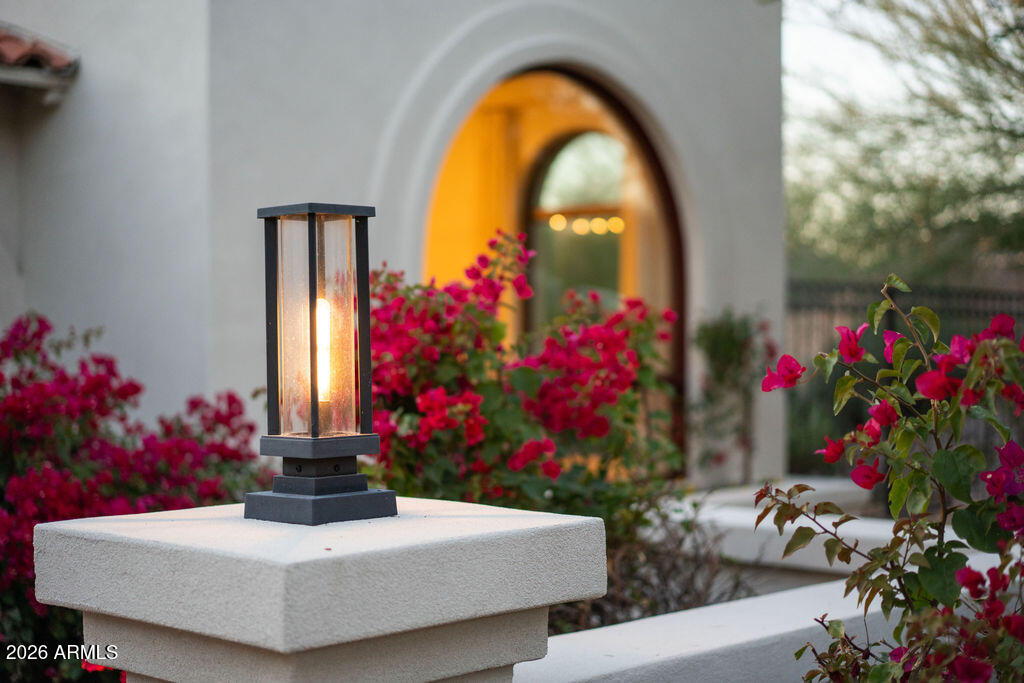 5602 N CAMELBACK CANYON Place