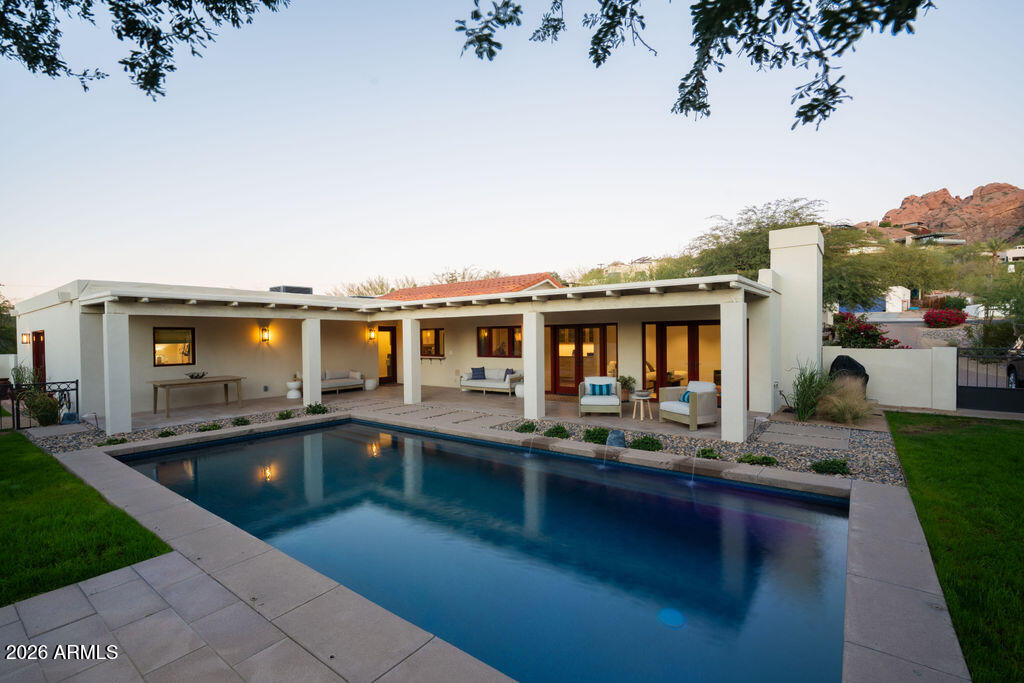 5602 N CAMELBACK CANYON Place