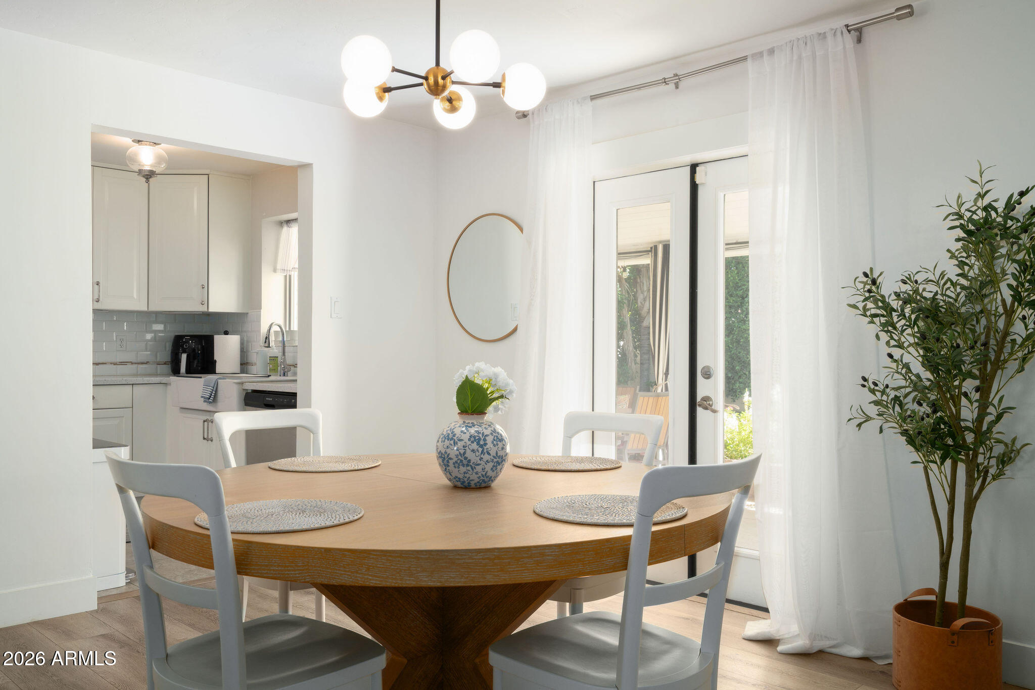 4813 E FAIRMOUNT Avenue