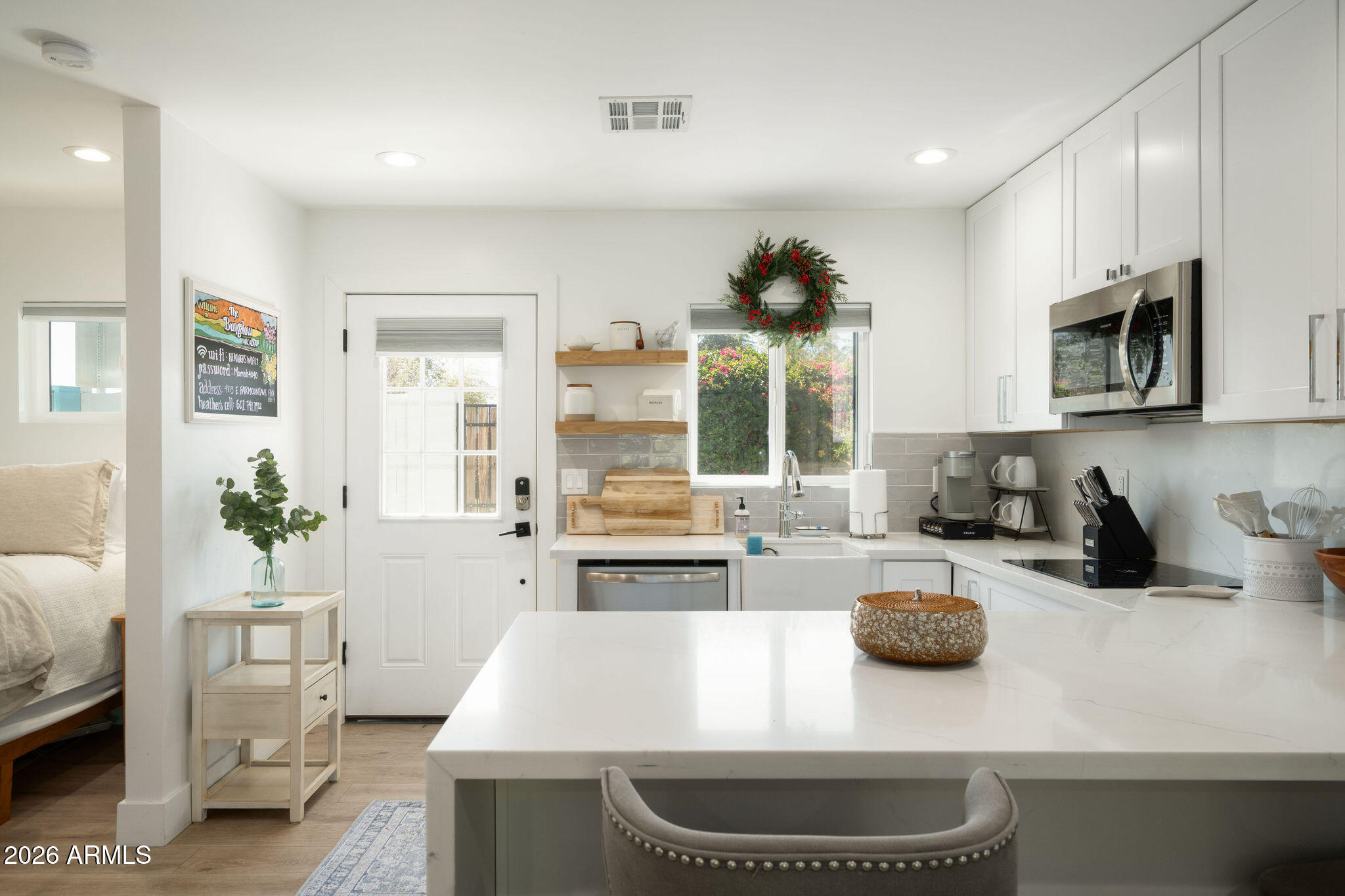 4813 E FAIRMOUNT Avenue