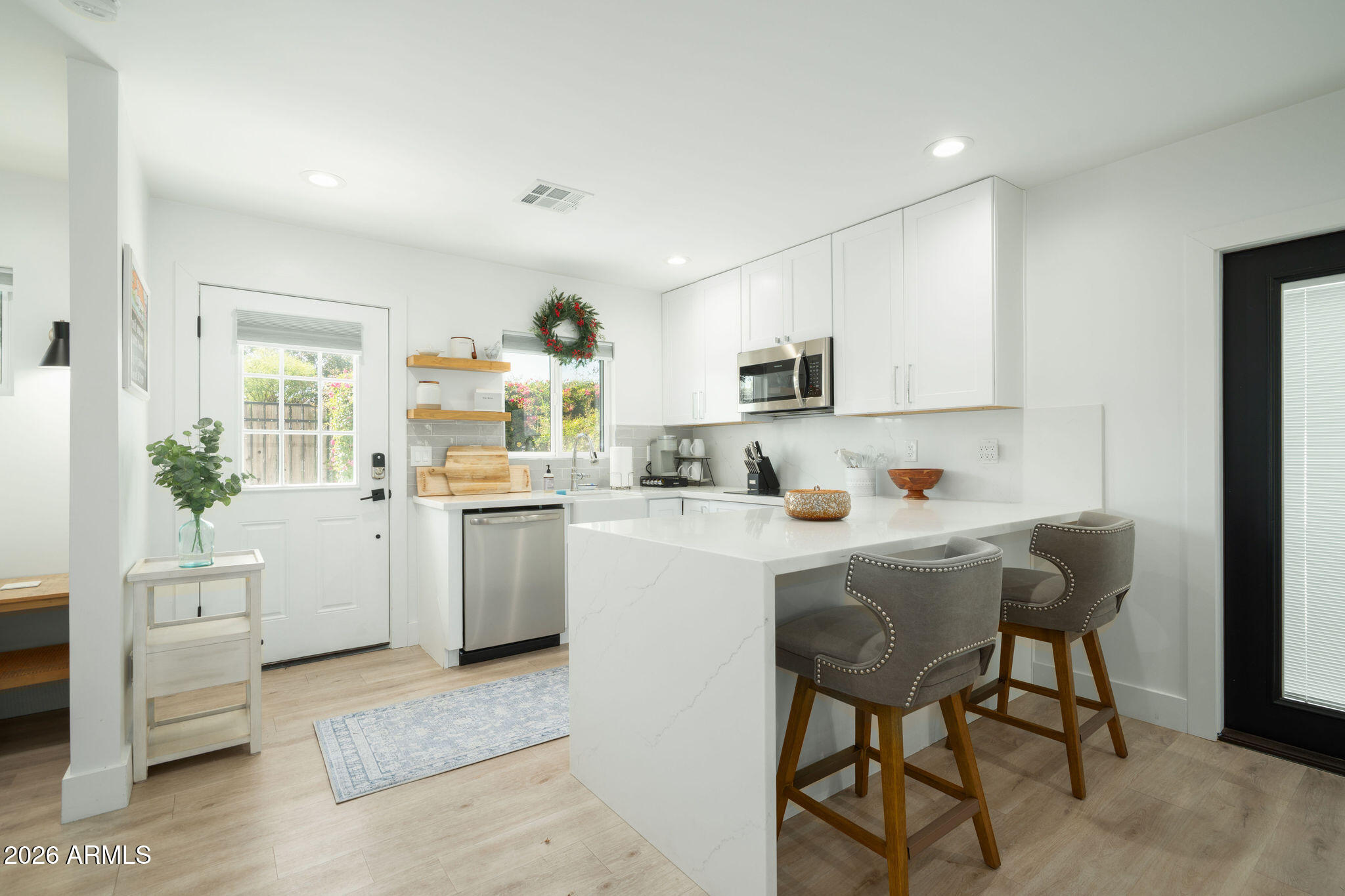 4813 E FAIRMOUNT Avenue