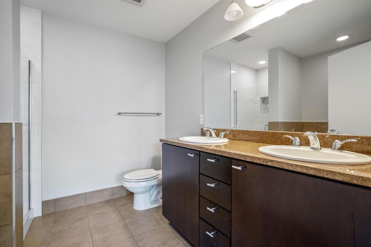 1902 North Commerce STREET 213