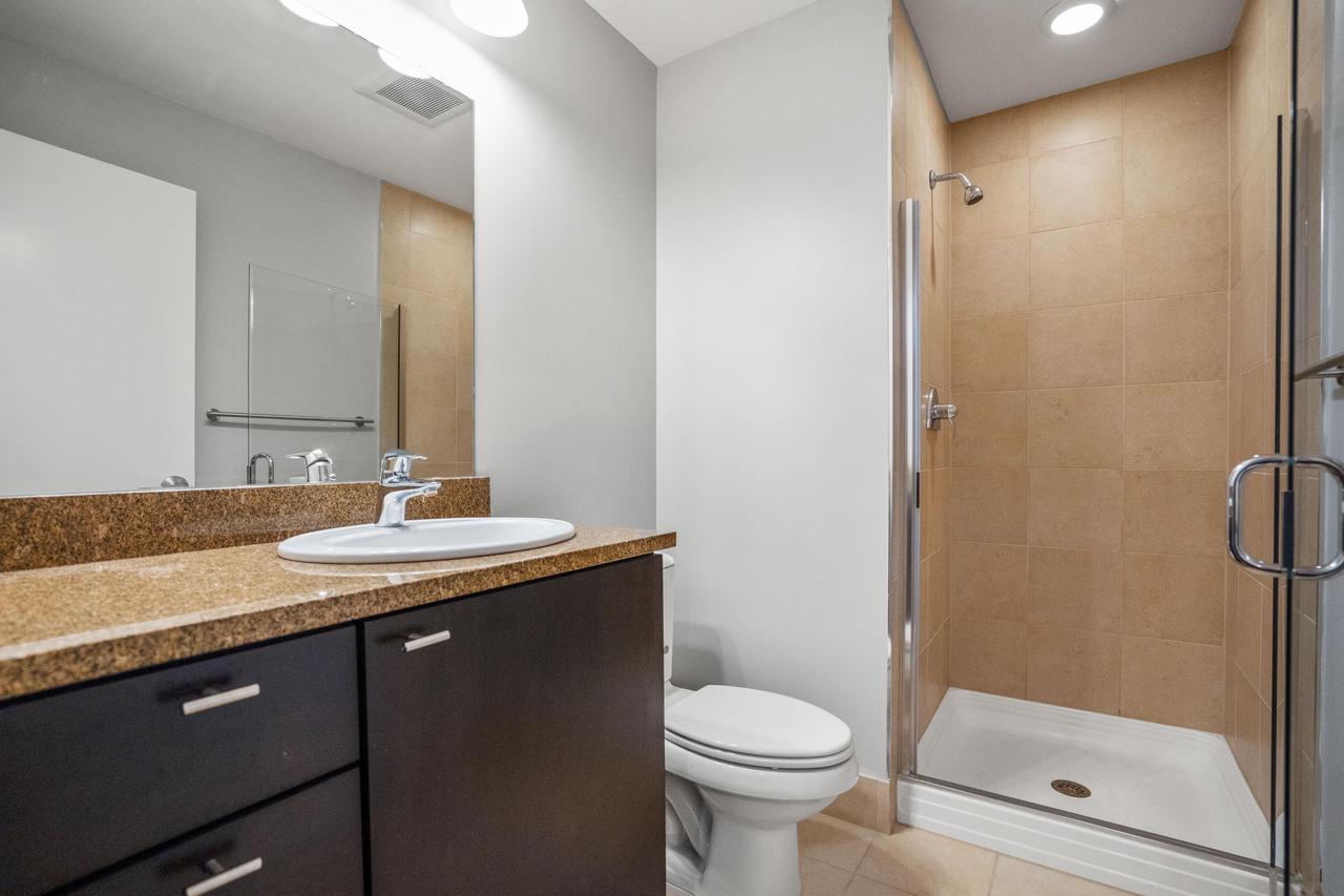 1902 North Commerce STREET 213