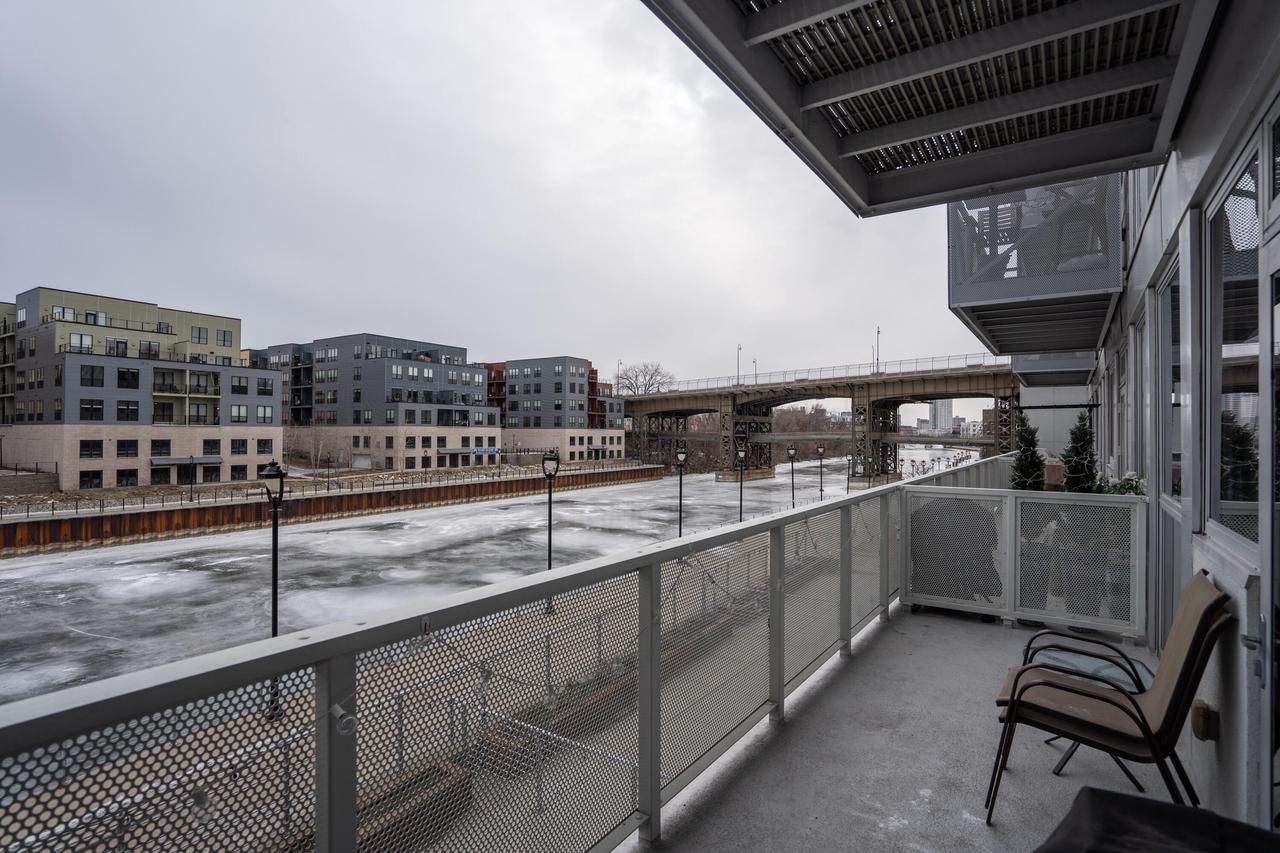 1902 North Commerce STREET 213