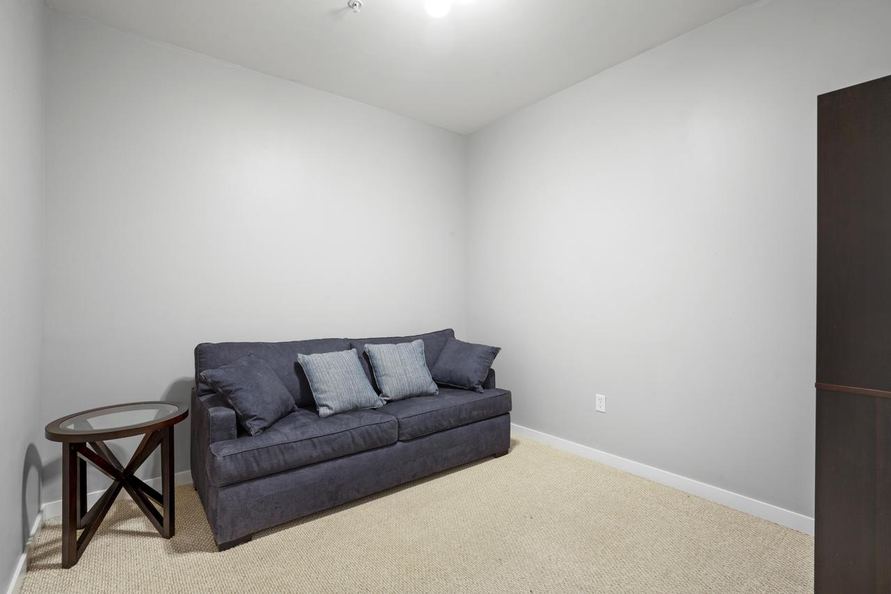 1902 North Commerce STREET 213