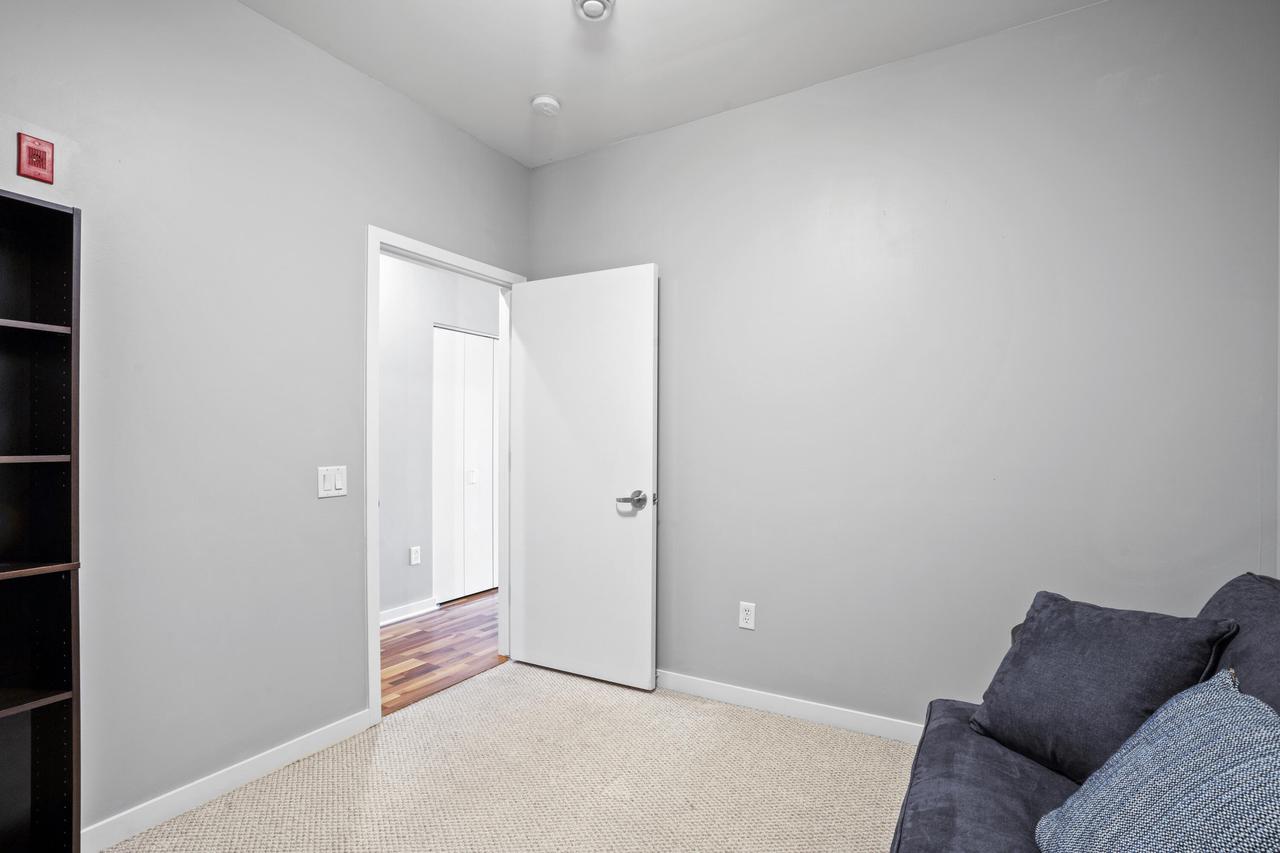 1902 North Commerce STREET 213