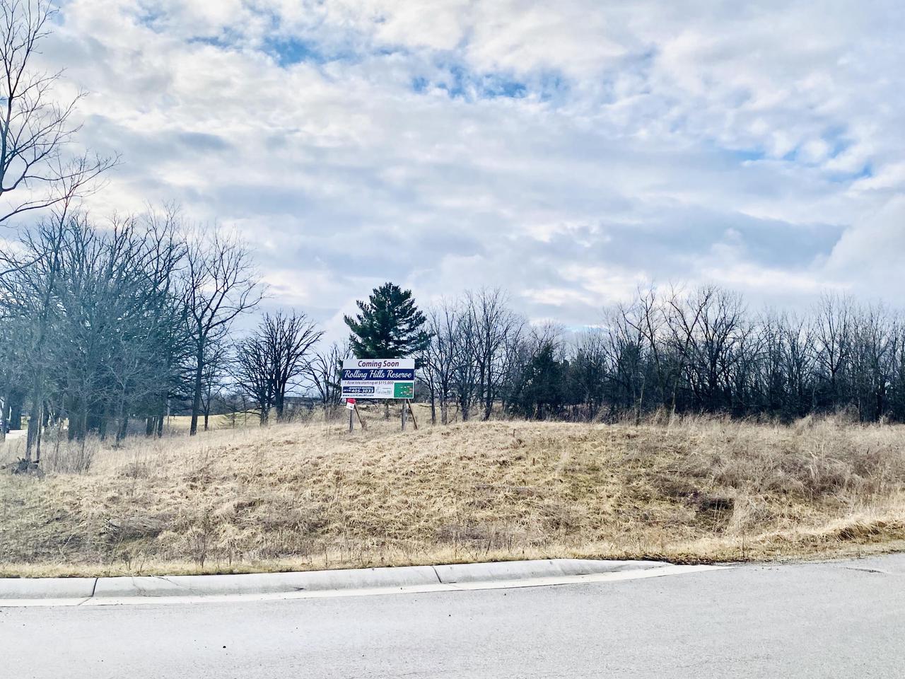 W326S8035 ROLLING HILLS COURT