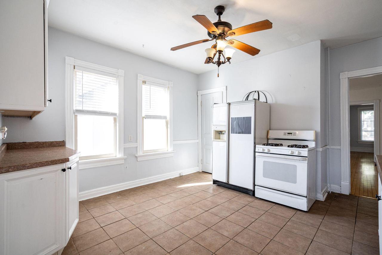 2988 S Herman Street Unit: 2990