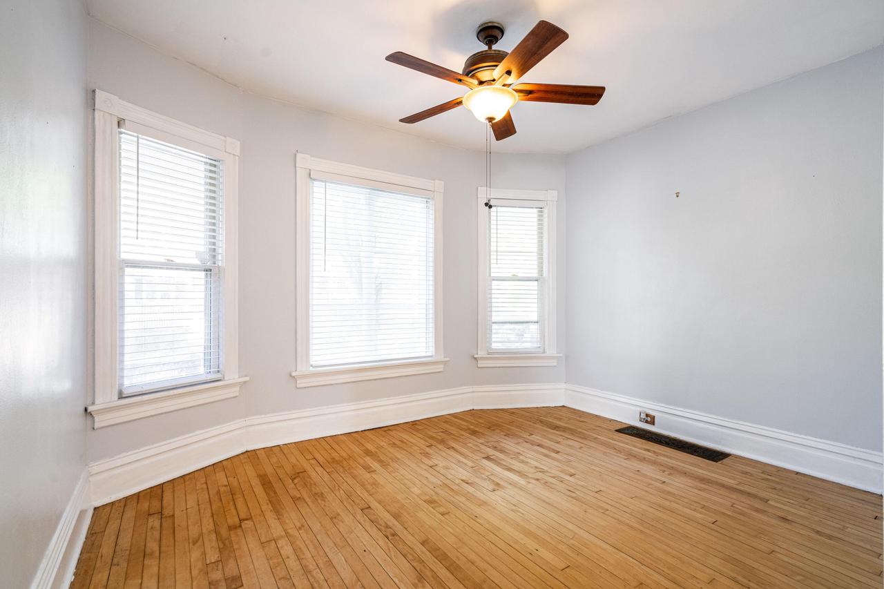 2988 S Herman Street Unit: 2990