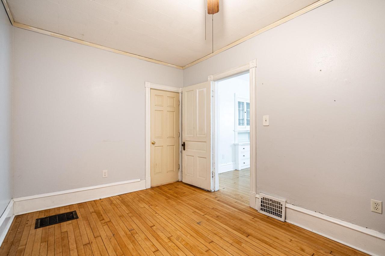 2988 S Herman Street Unit: 2990