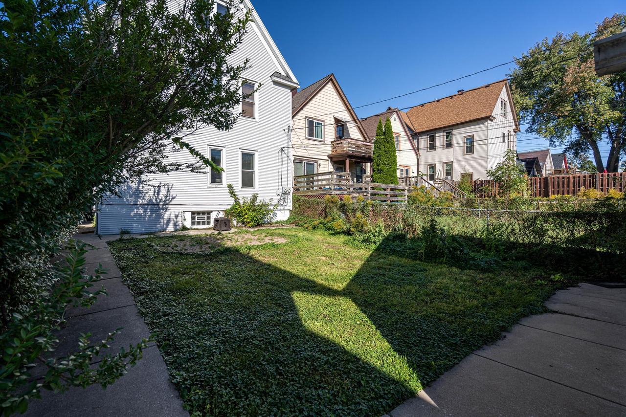 2988 S Herman Street Unit: 2990