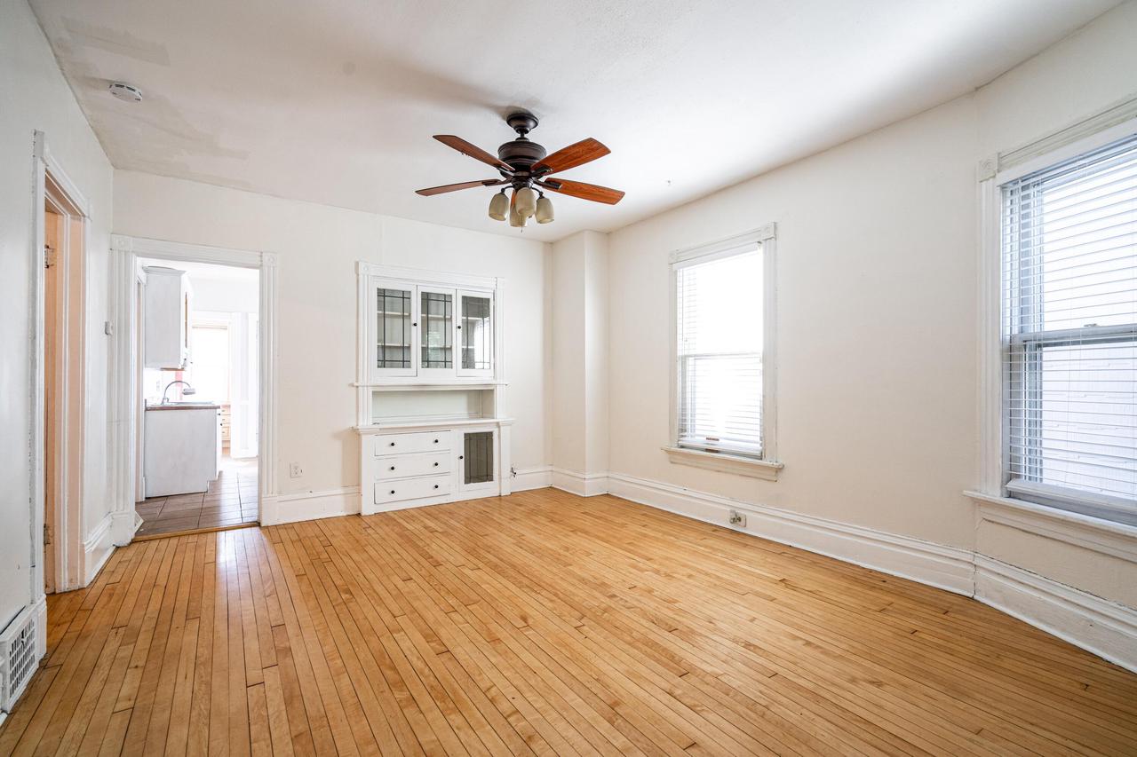 2988 S Herman Street Unit: 2990